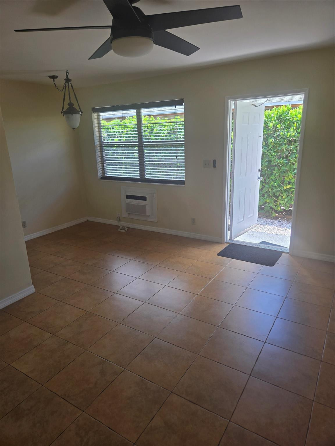 LAS OLAS PARK CORR PLAT - Residential Lease