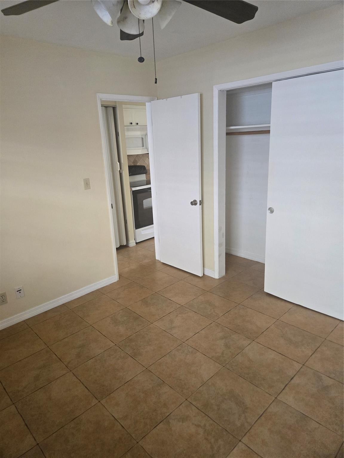 LAS OLAS PARK CORR PLAT - Residential Lease