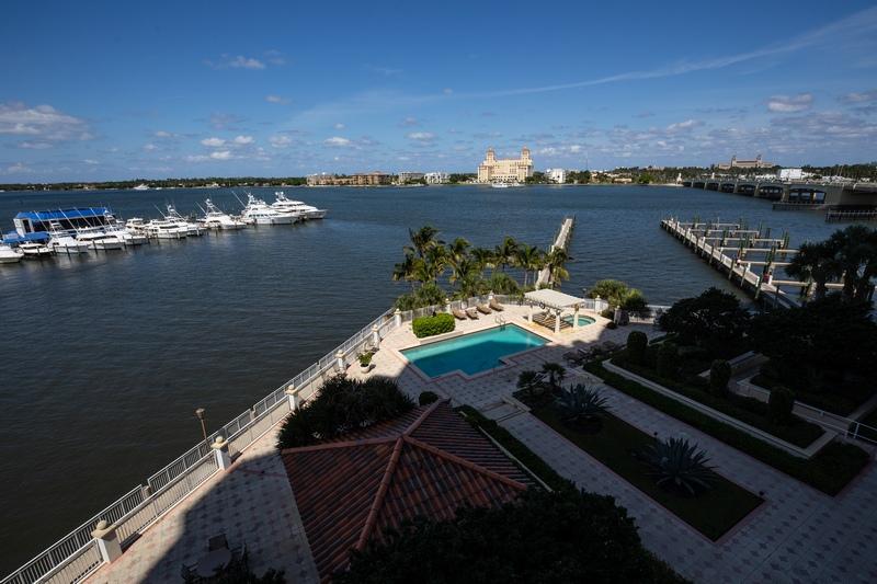 ONE WATERMARK PLACE OF THE PALM BEACHES - Residential