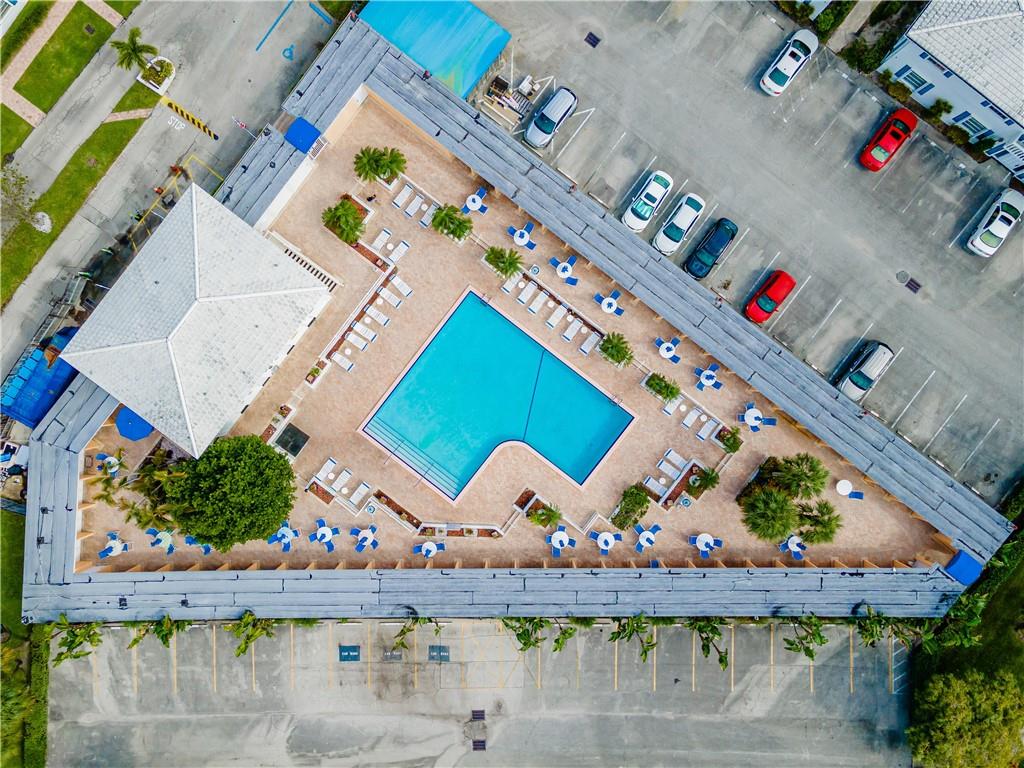 Imperial Point Colonnades - Residential