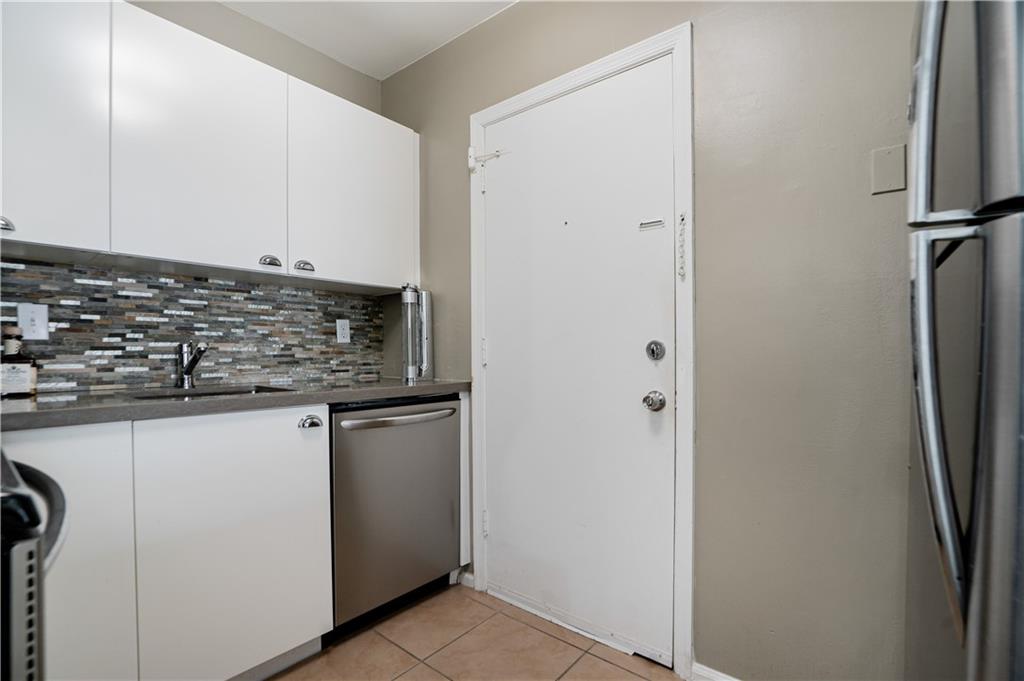 Imperial Point Colonnades - Residential