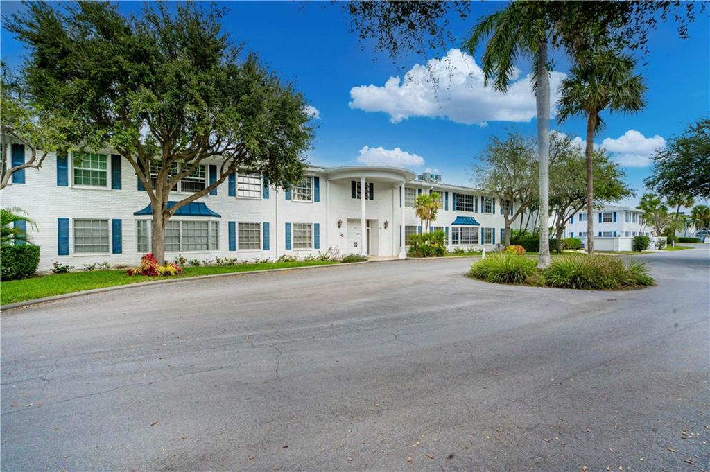 Imperial Point Colonnades - Residential