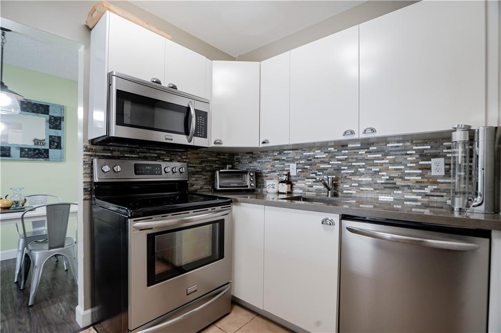 Imperial Point Colonnades - Residential
