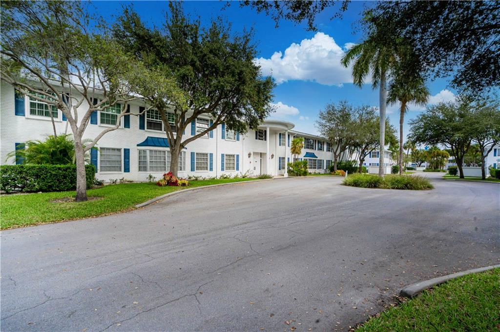 Imperial Point Colonnades - Residential