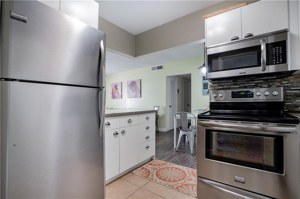 Imperial Point Colonnades - Residential