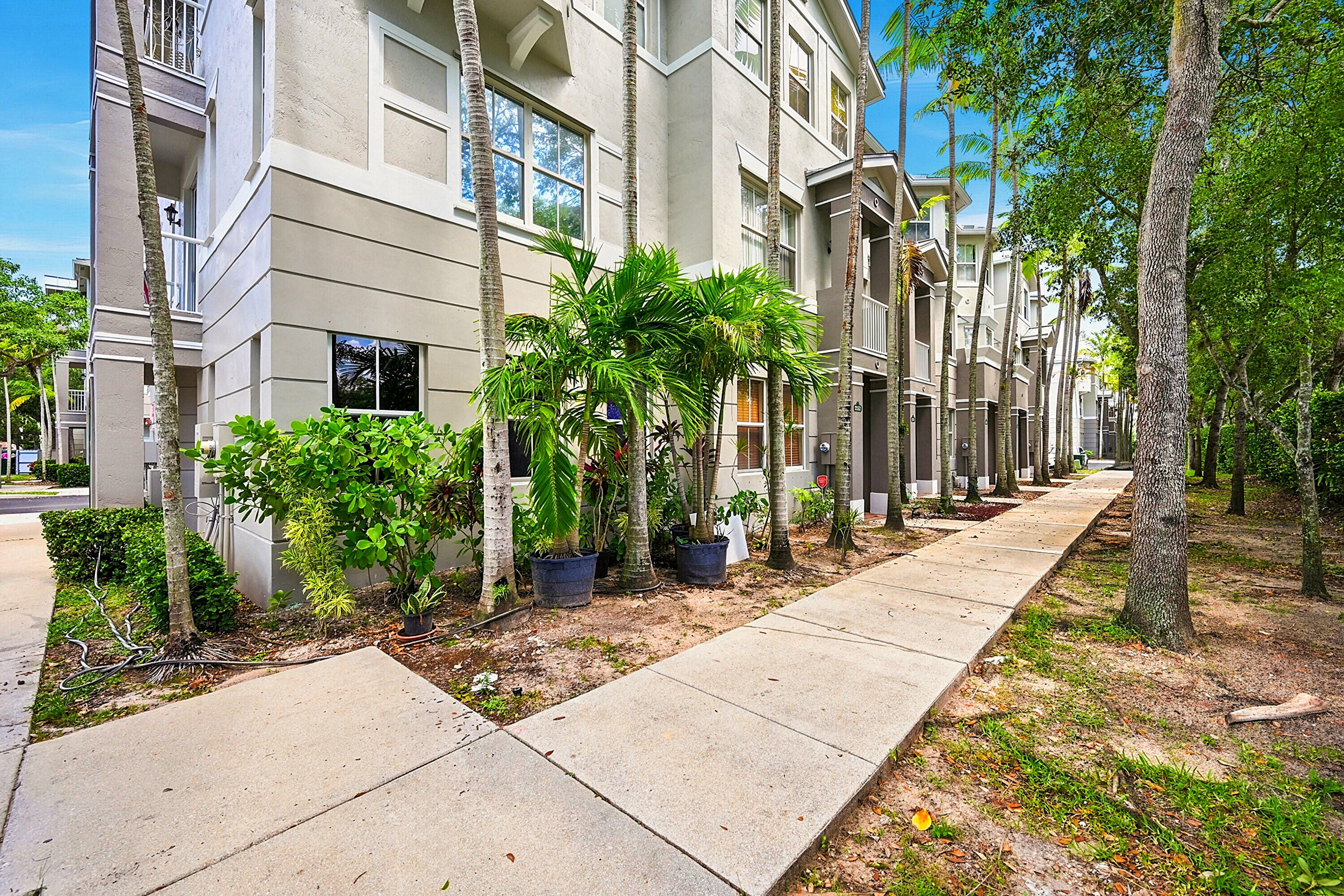 SHOMA TOWNHOMES AT ROYAL PALM BEACH CONDO - Residential
