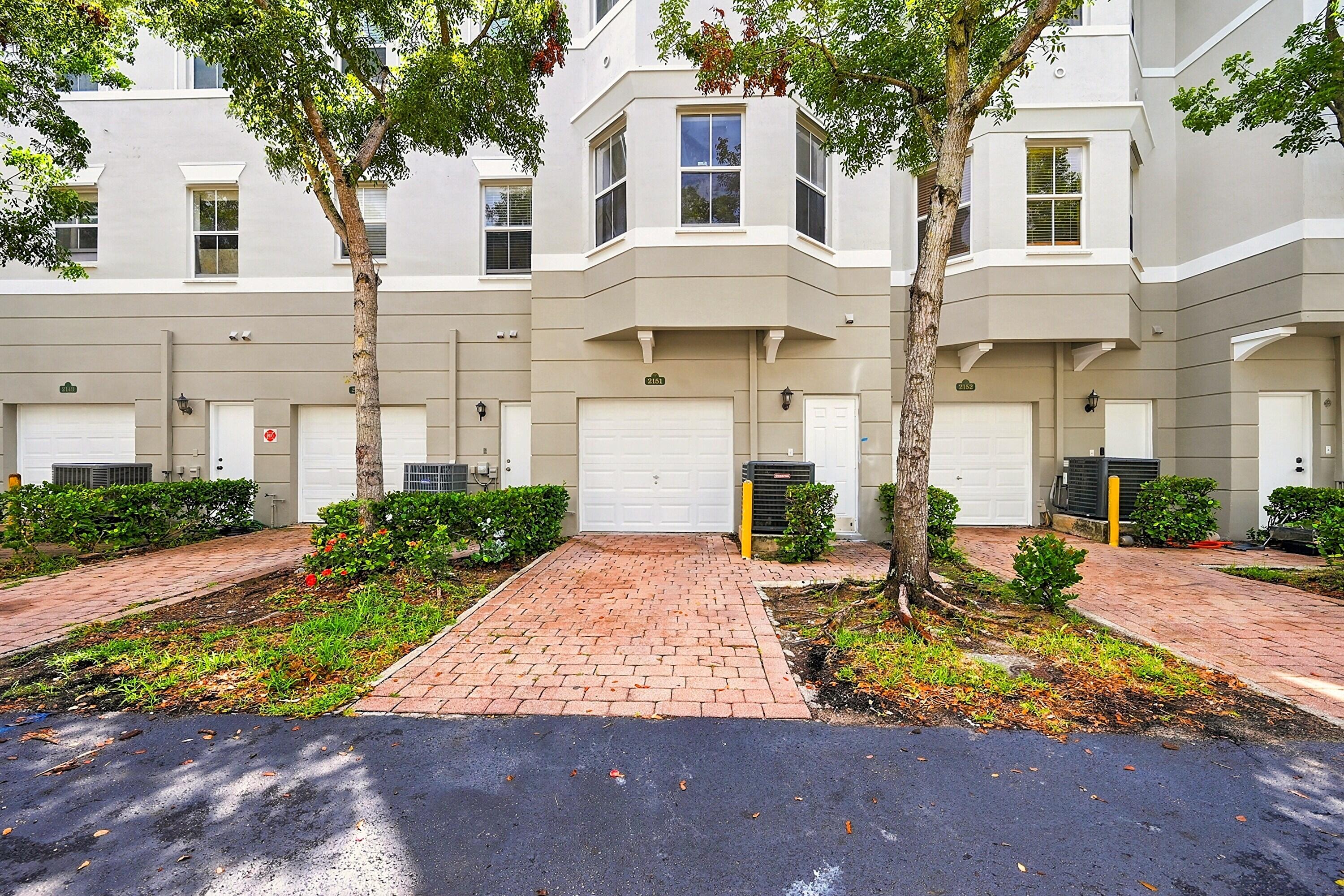 SHOMA TOWNHOMES AT ROYAL PALM BEACH CONDO - Residential