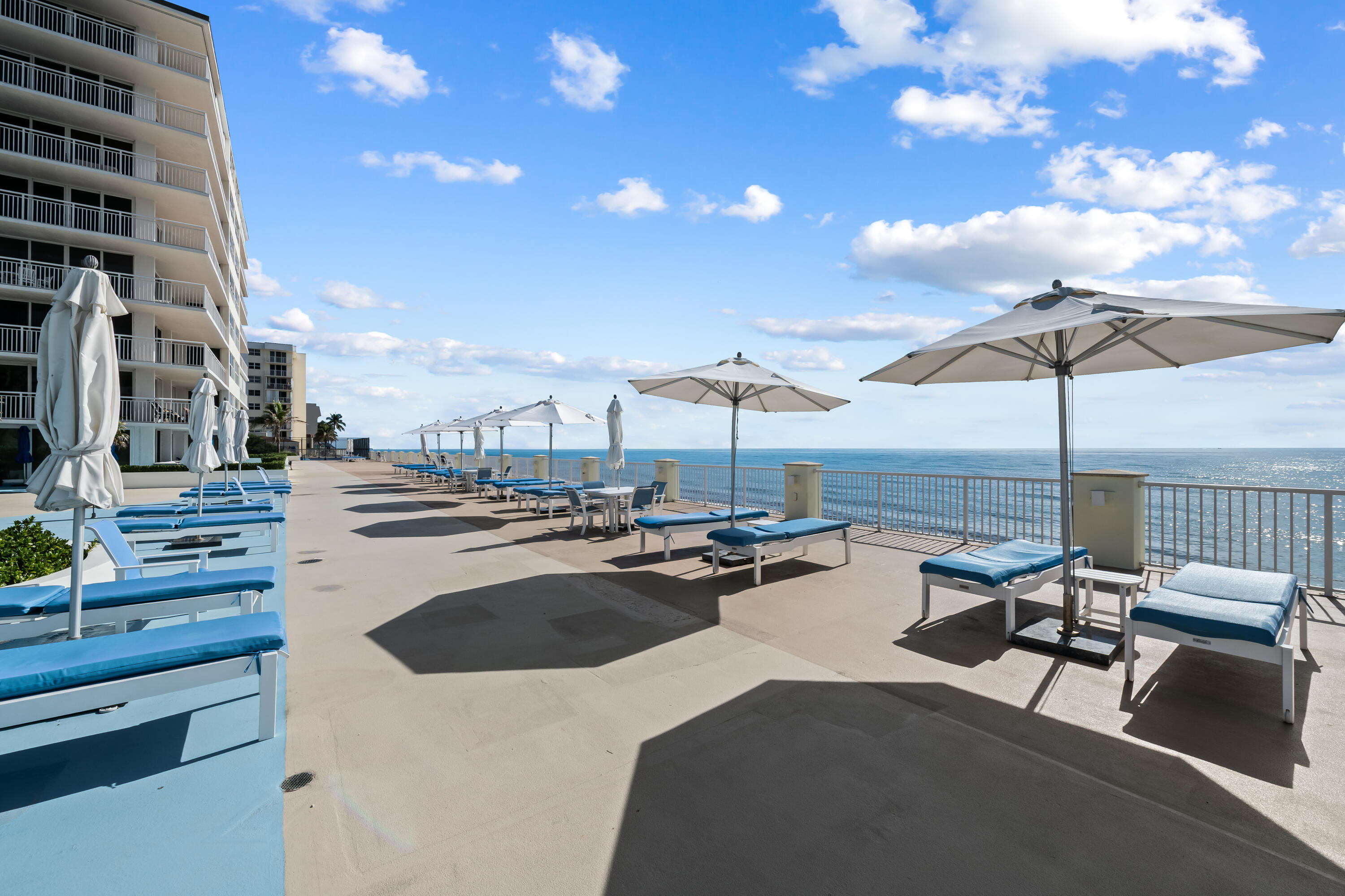 BARCLAY CONDO - Residential