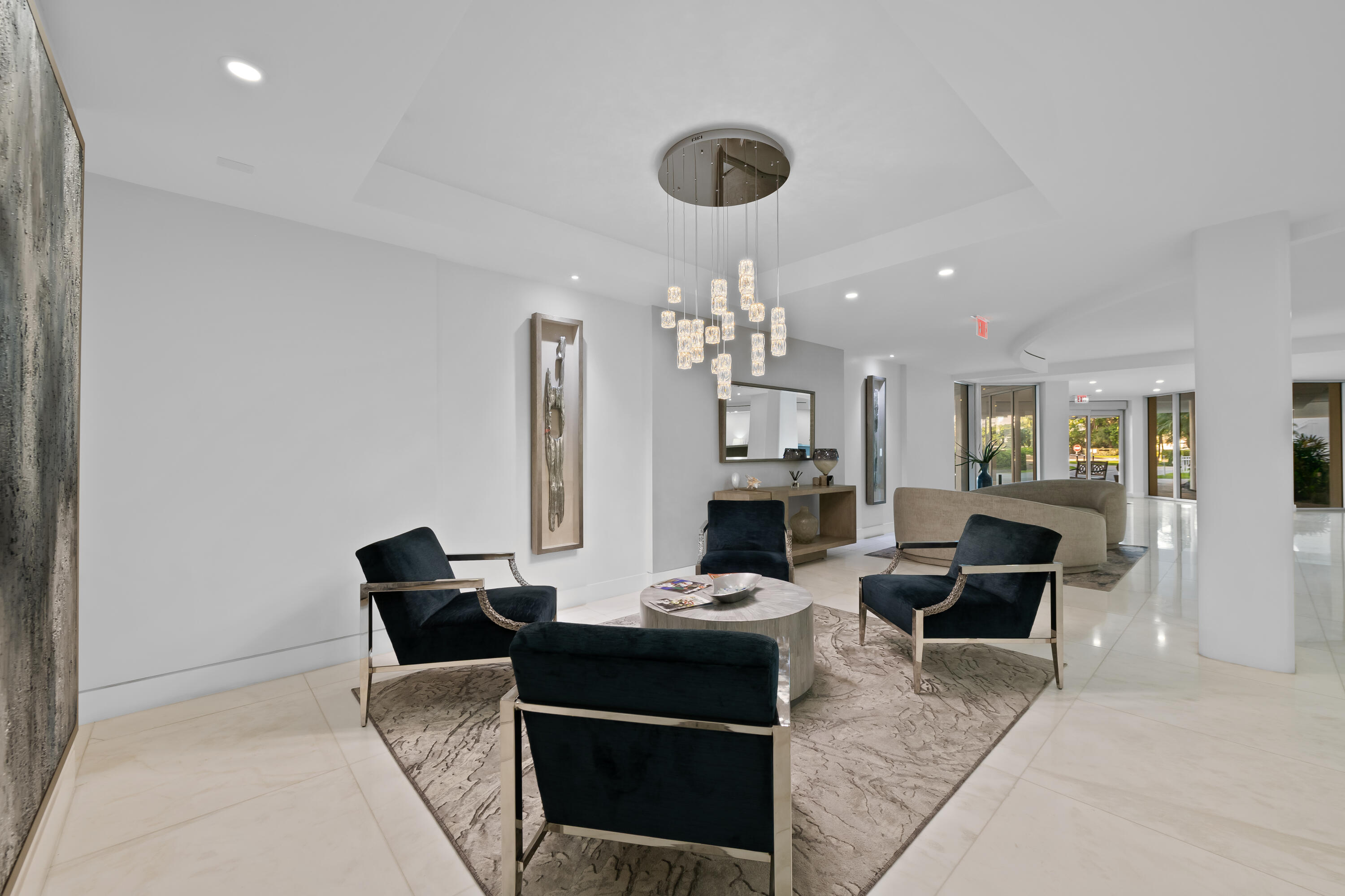 BARCLAY CONDO - Residential