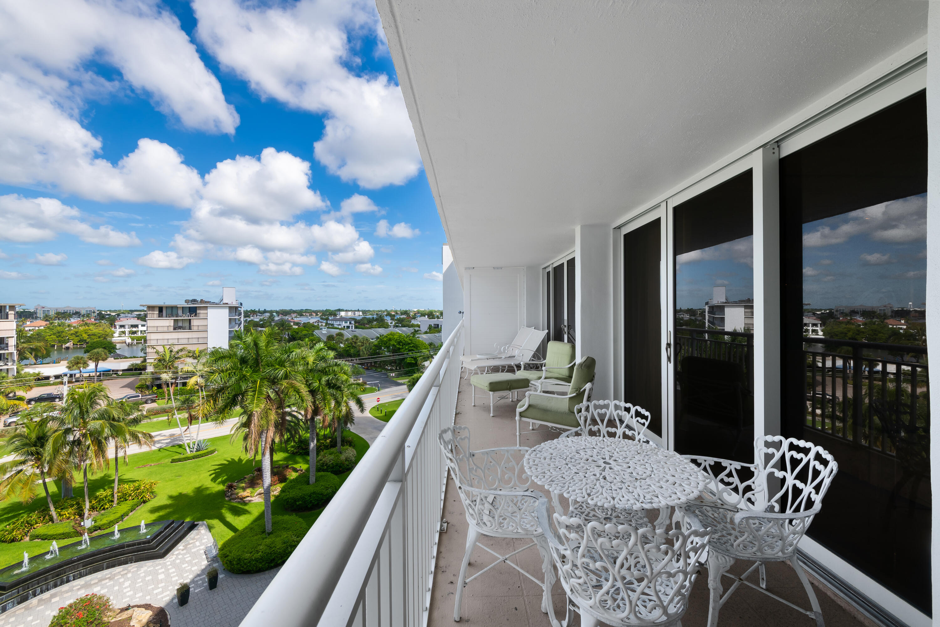 BARCLAY CONDO - Residential