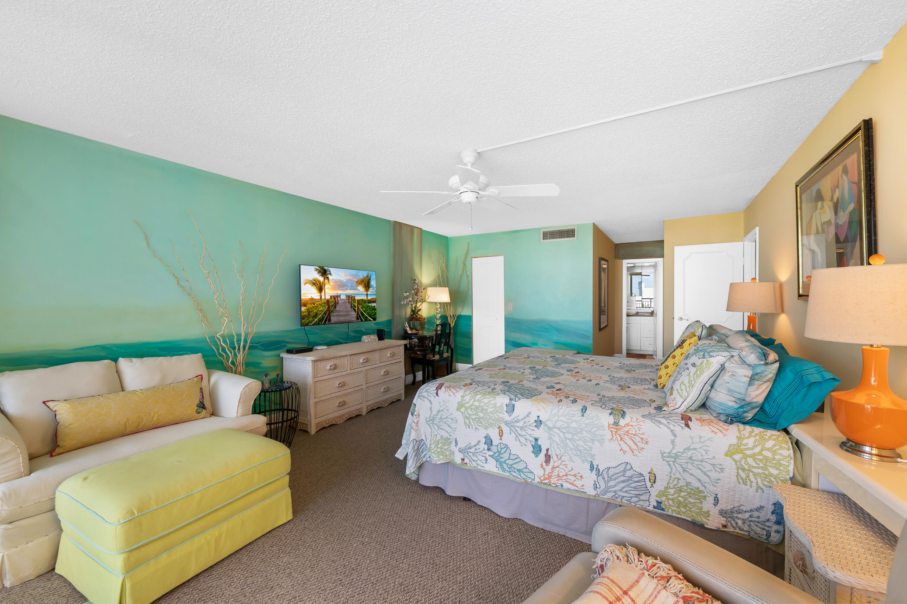 BARCLAY CONDO - Residential