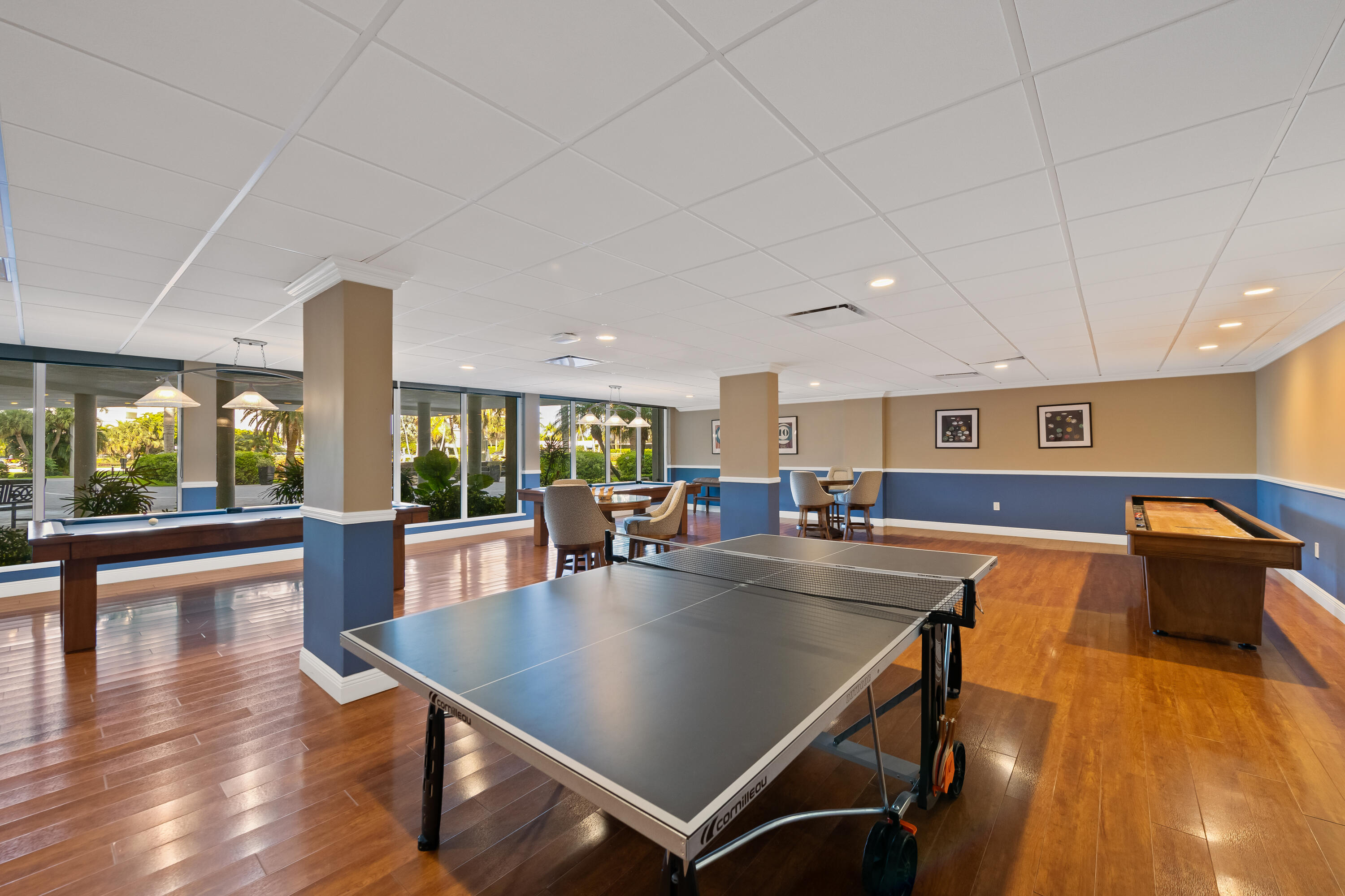 BARCLAY CONDO - Residential