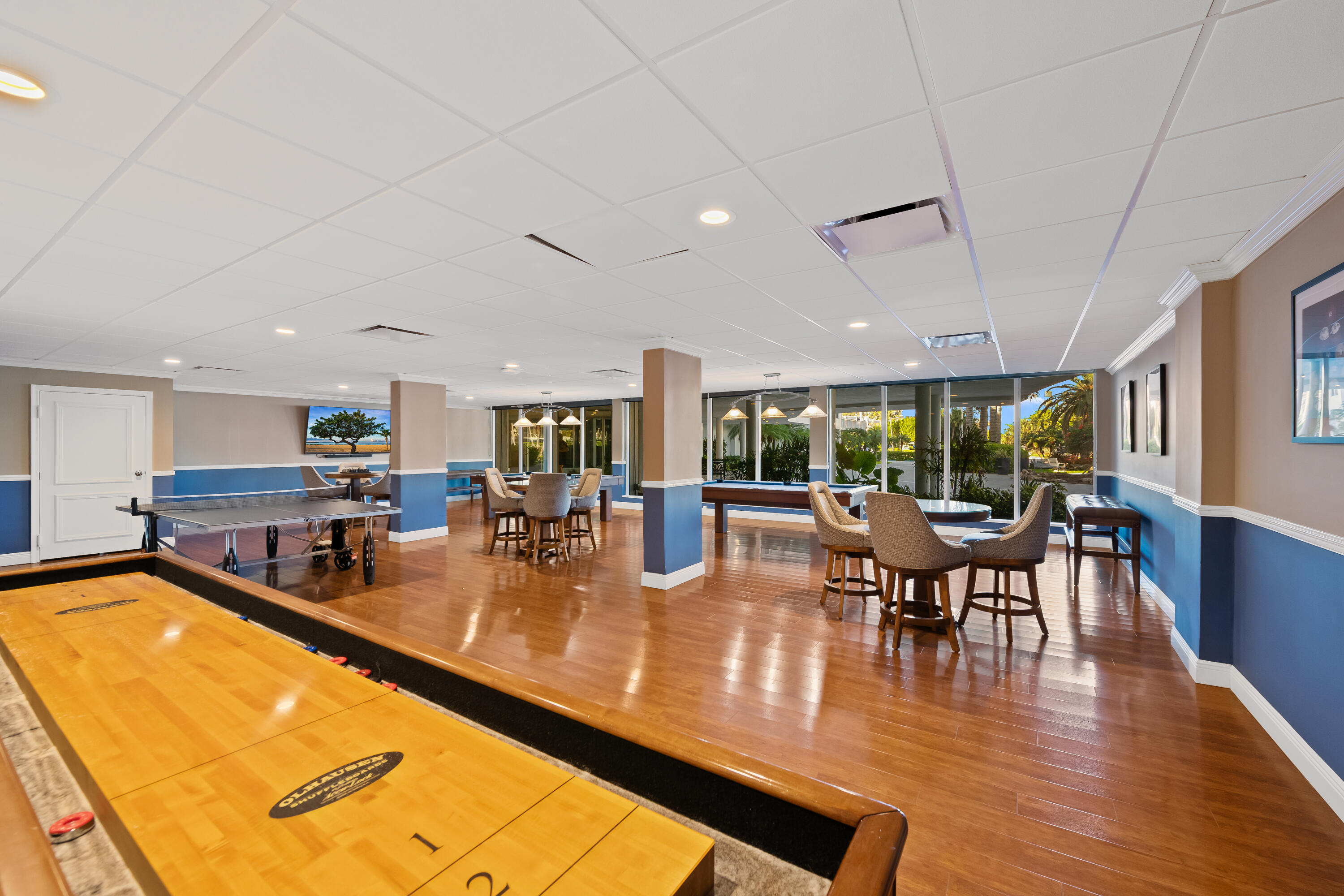 BARCLAY CONDO - Residential
