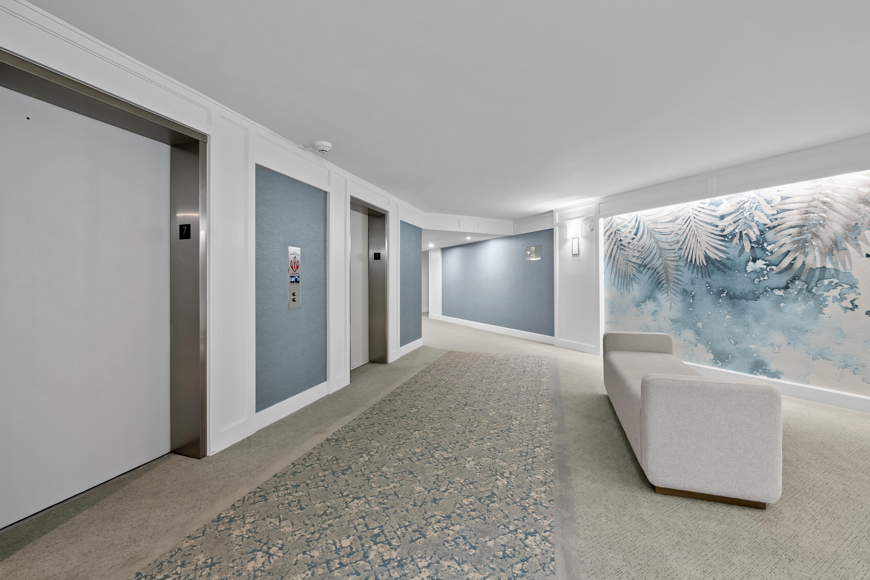 BARCLAY CONDO - Residential