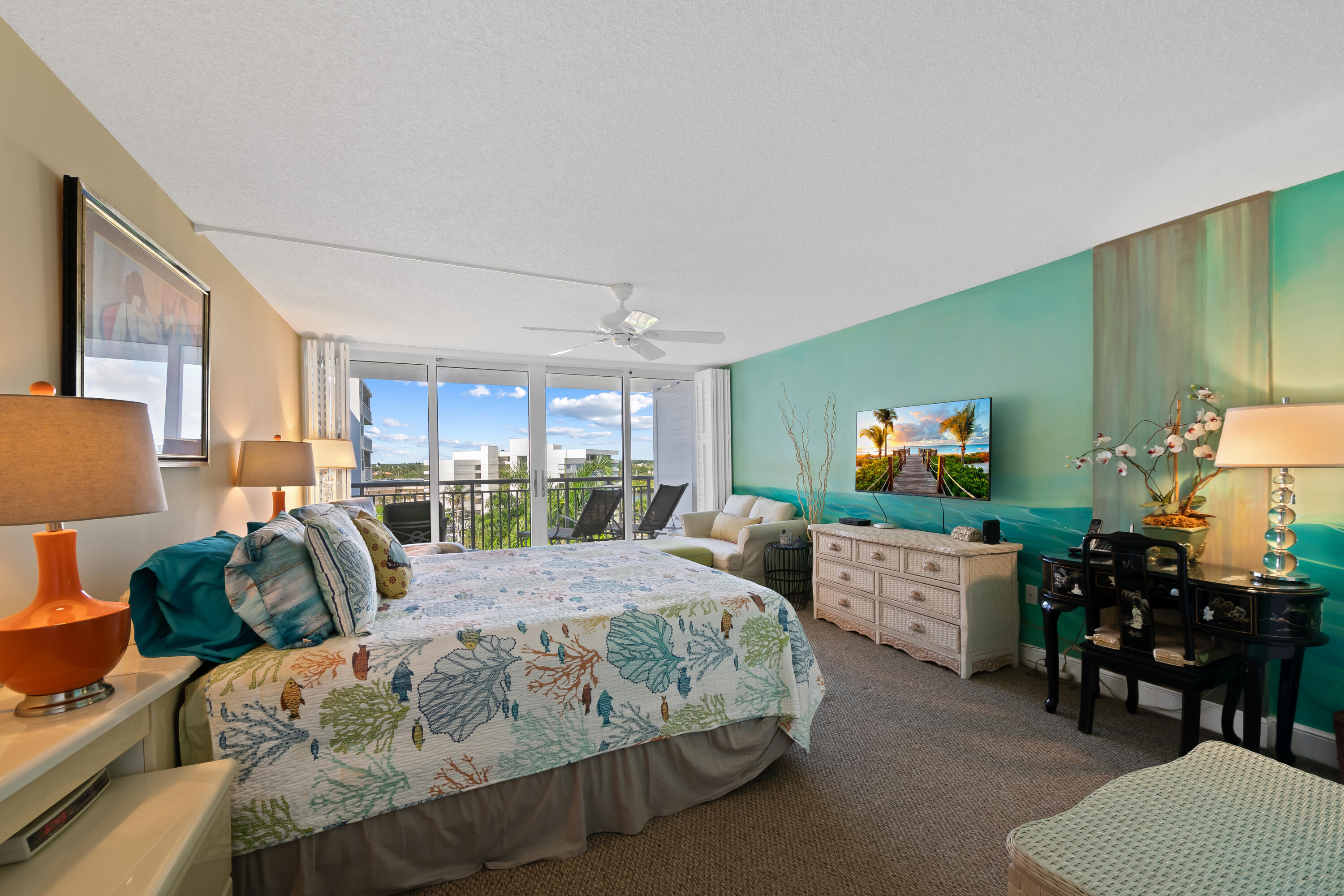 BARCLAY CONDO - Residential