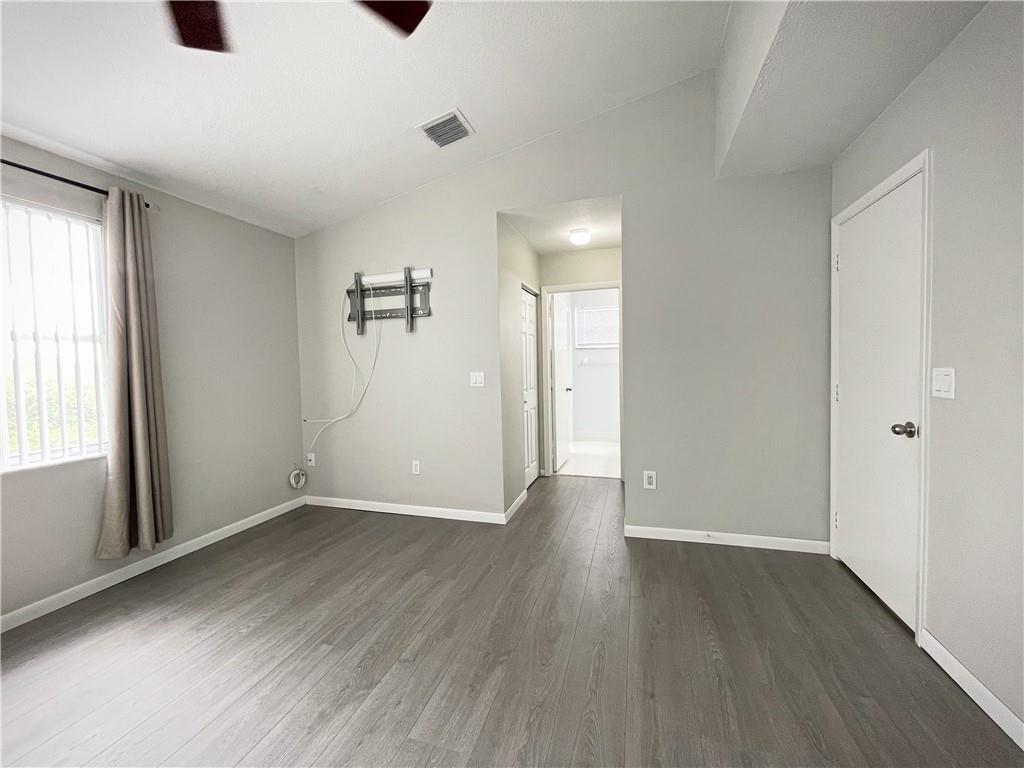 Towngate 156-11 B - Residential Lease