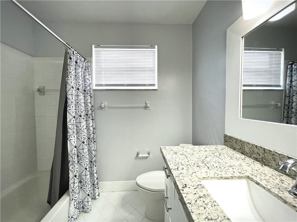 Towngate 156-11 B - Residential Lease