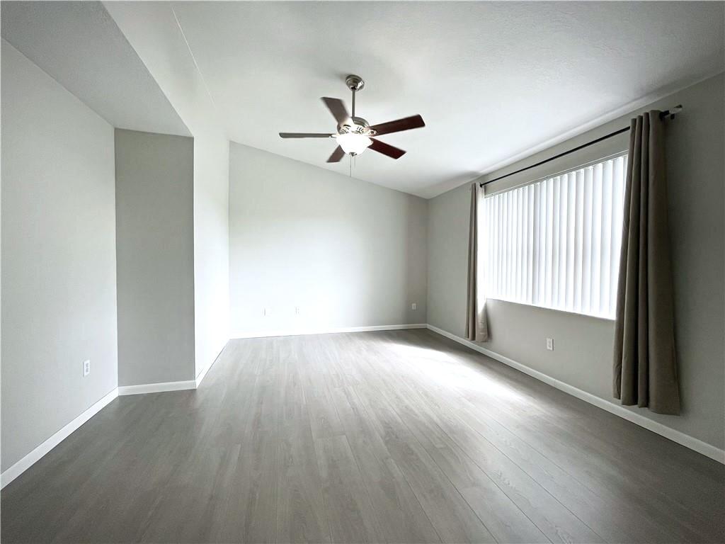 Towngate 156-11 B - Residential Lease