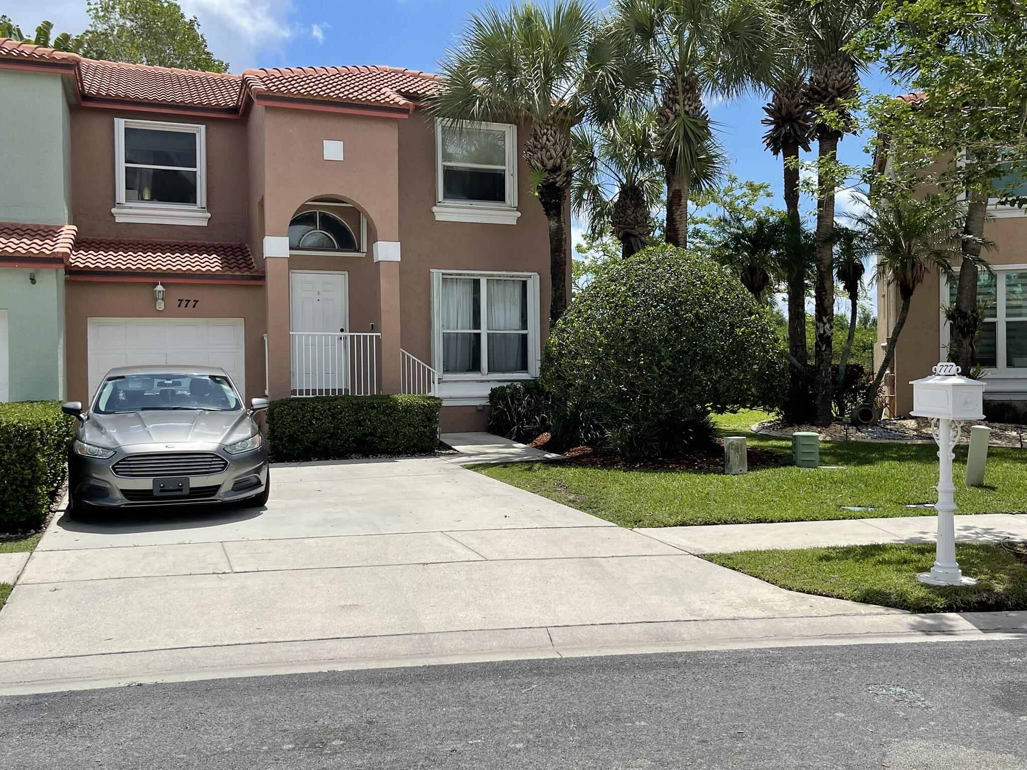 Towngate 156-11 B - Residential Lease