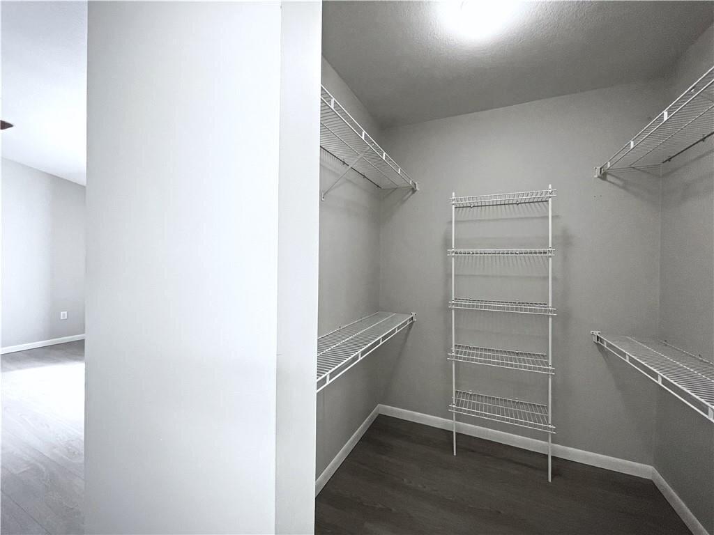 Towngate 156-11 B - Residential Lease