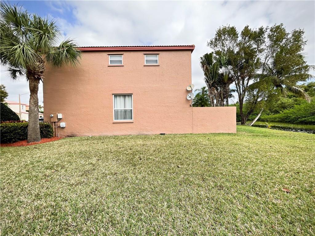 Towngate 156-11 B - Residential Lease
