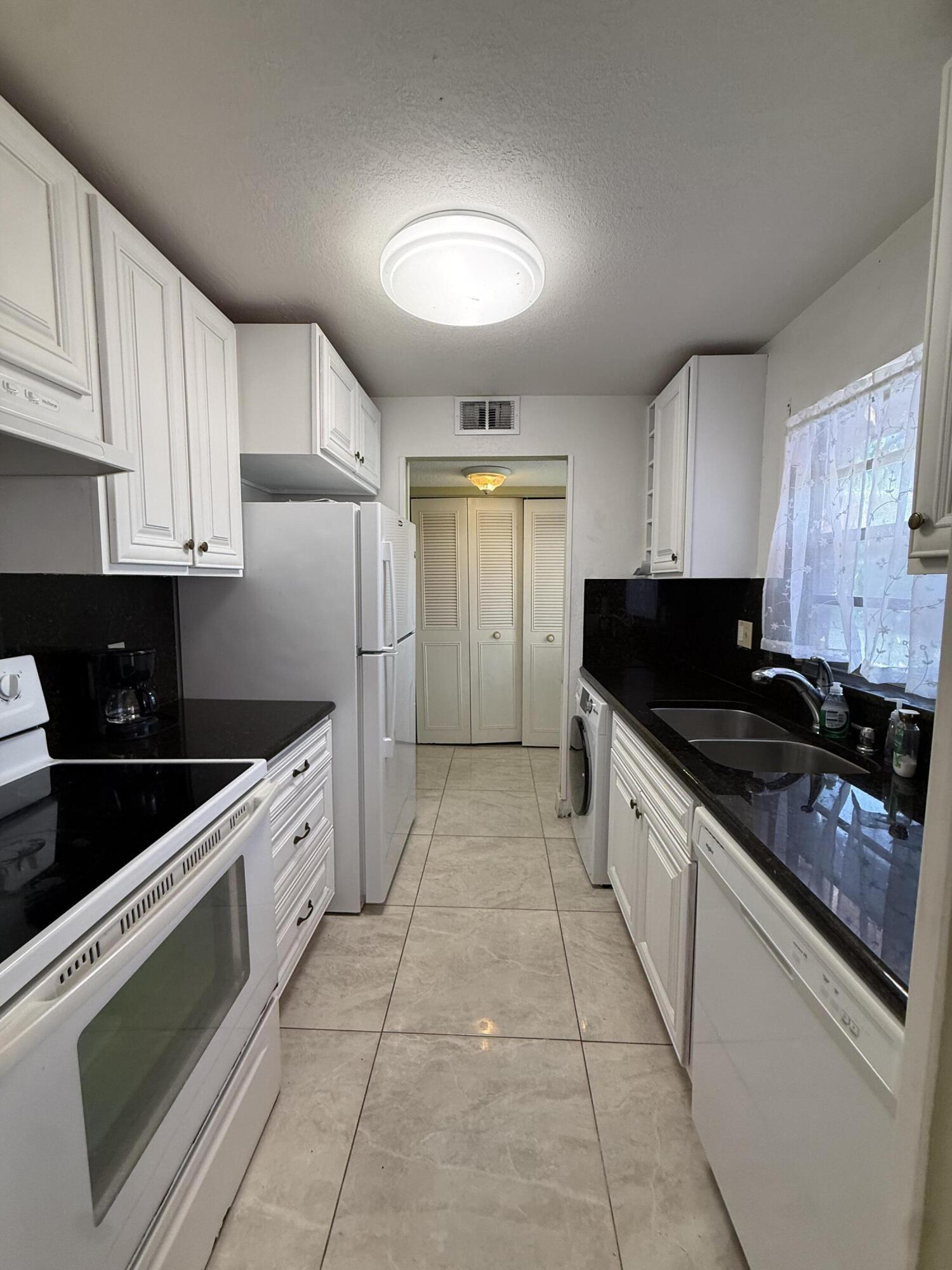 GOLFS EDGE CONDOS A THRU G - Residential