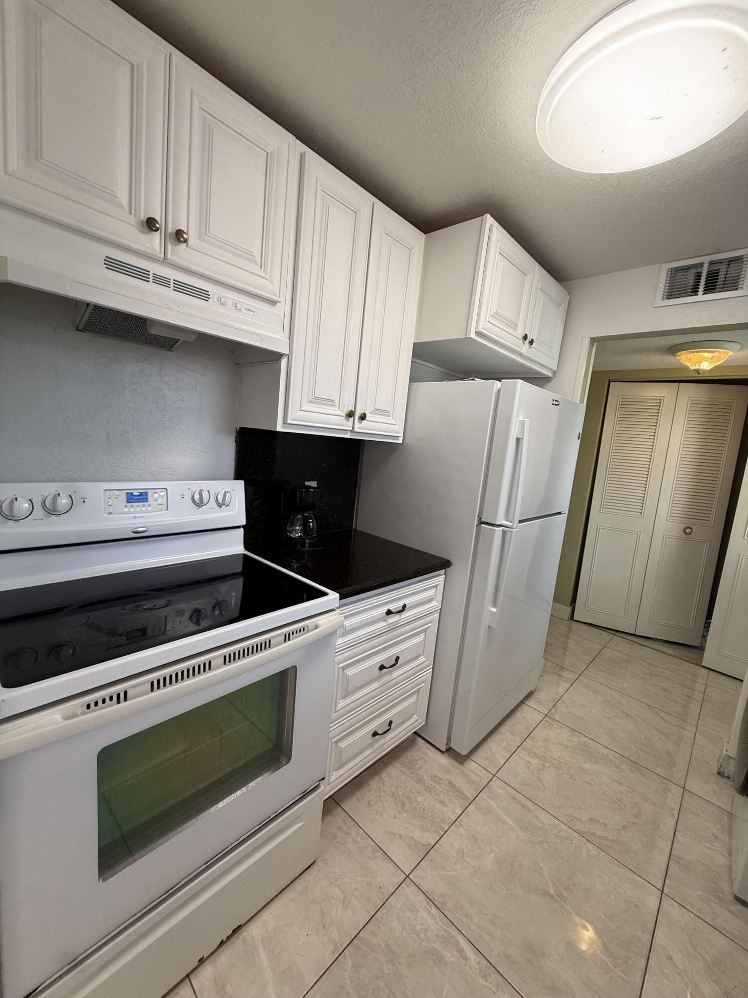 GOLFS EDGE CONDOS A THRU G - Residential