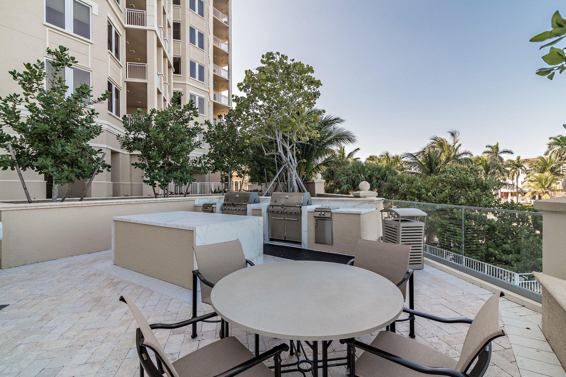 ONE WATERMARK PLACE OF THE PALM BEACHES - Residential