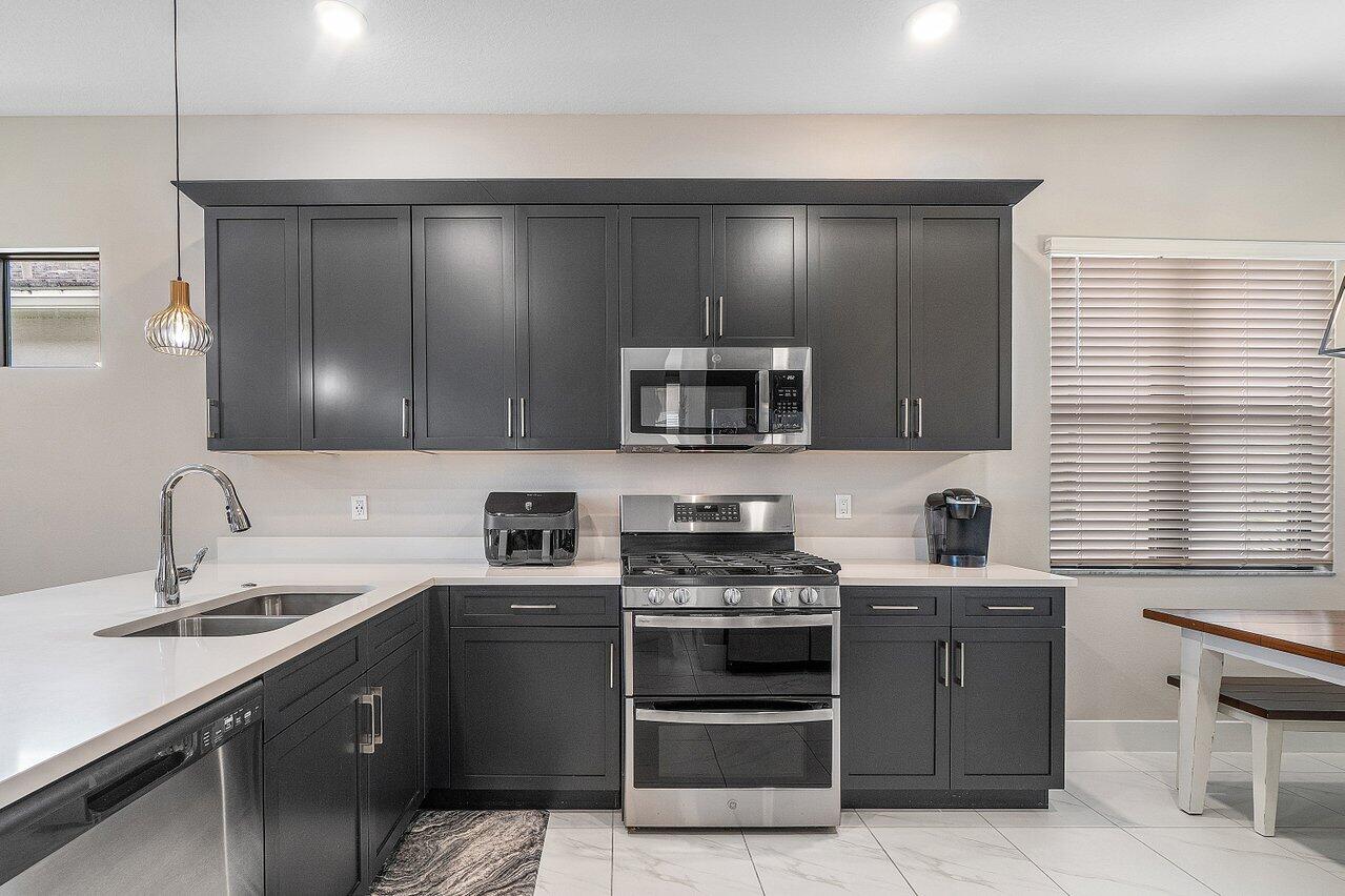CRESSWIND PALM BEACH - Residential