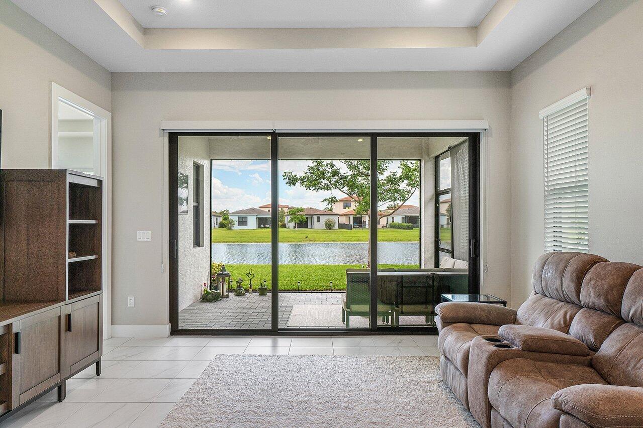 CRESSWIND PALM BEACH - Residential