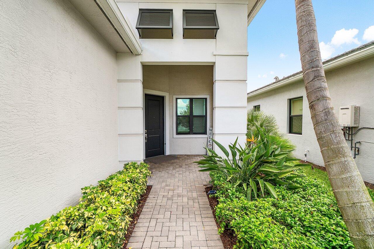 CRESSWIND PALM BEACH - Residential