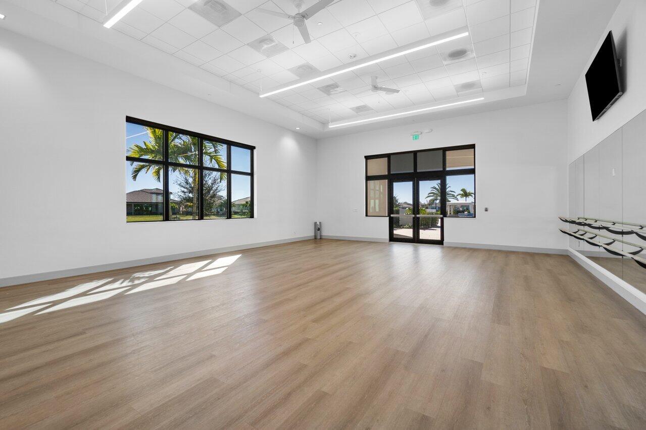 CRESSWIND PALM BEACH - Residential