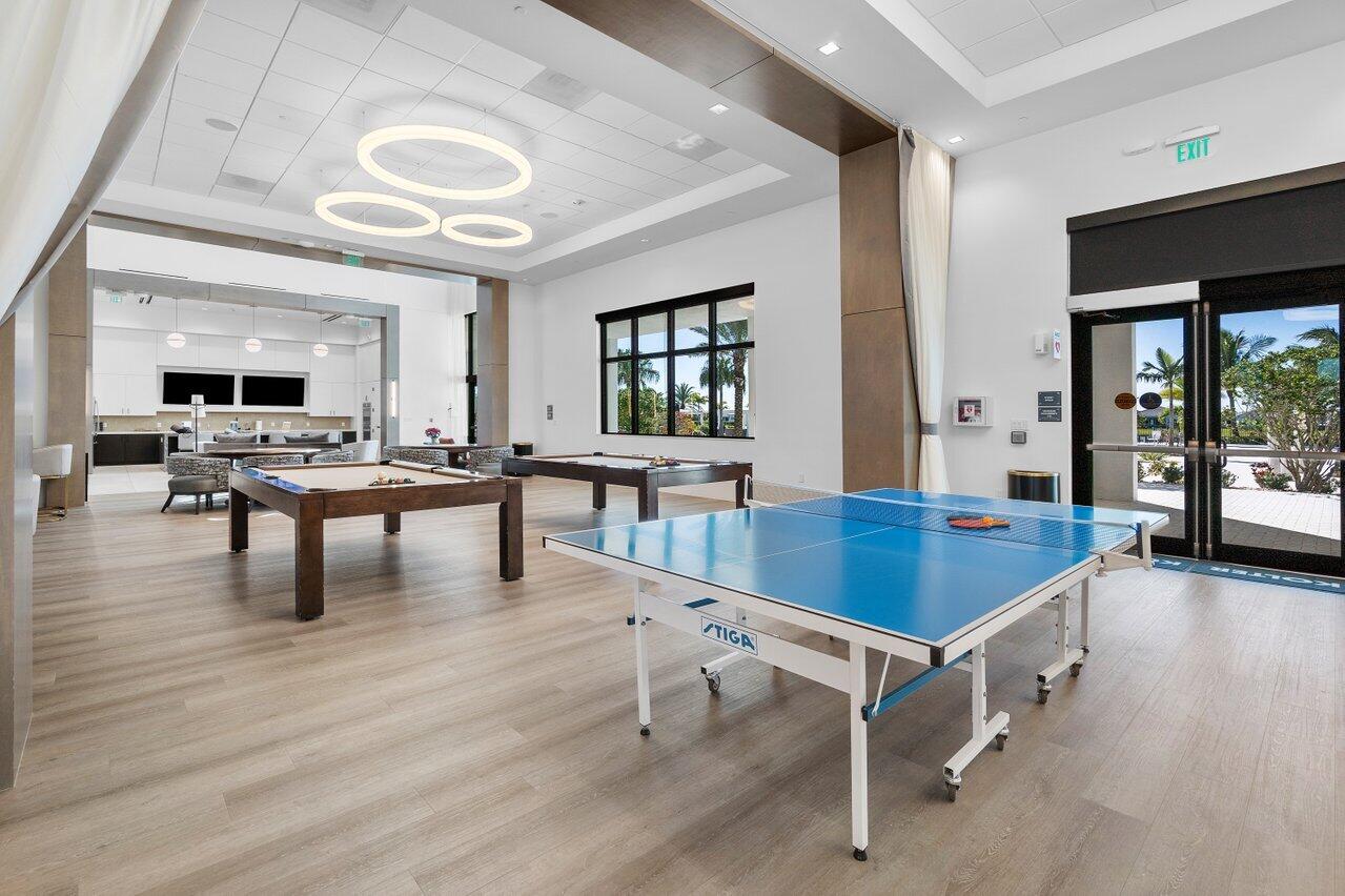 CRESSWIND PALM BEACH - Residential
