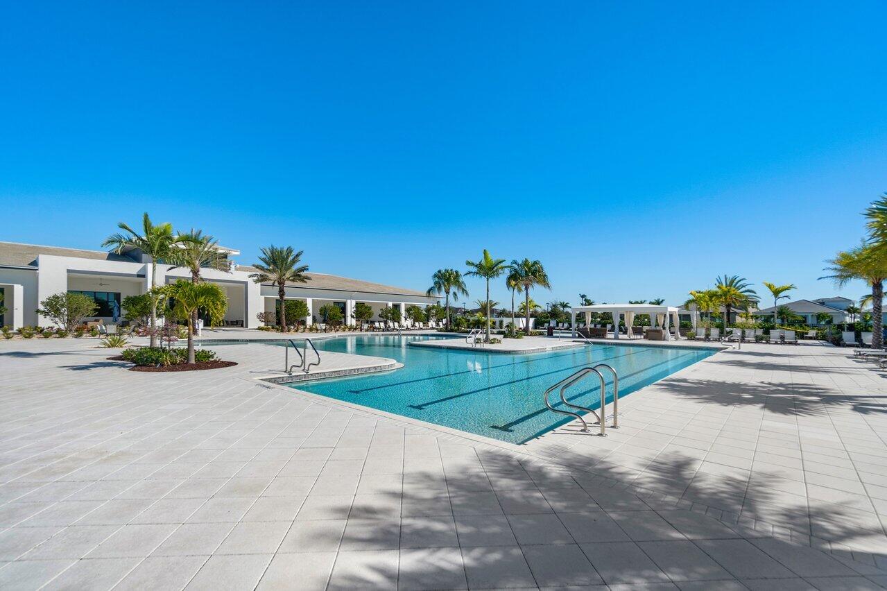 CRESSWIND PALM BEACH - Residential