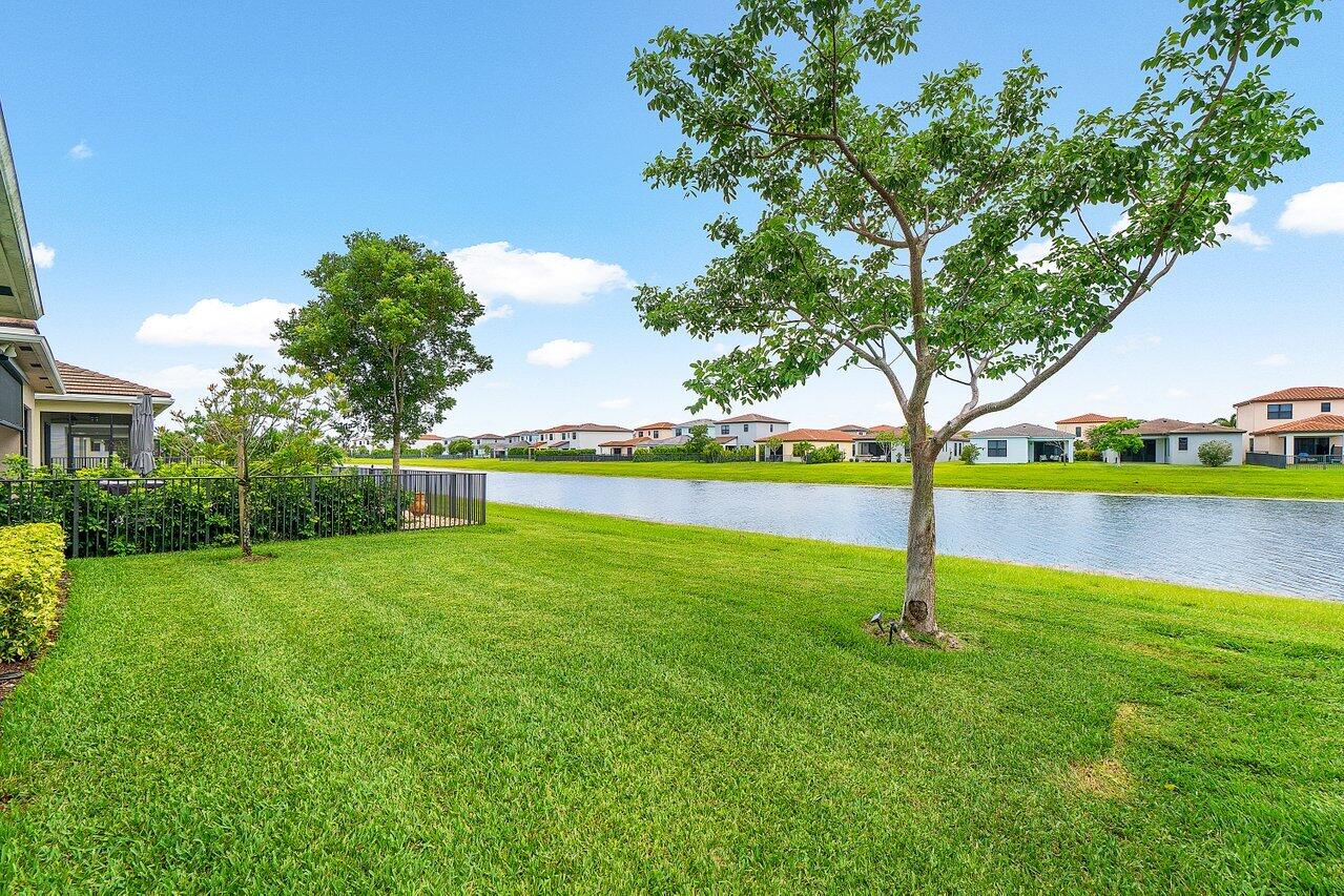 CRESSWIND PALM BEACH - Residential
