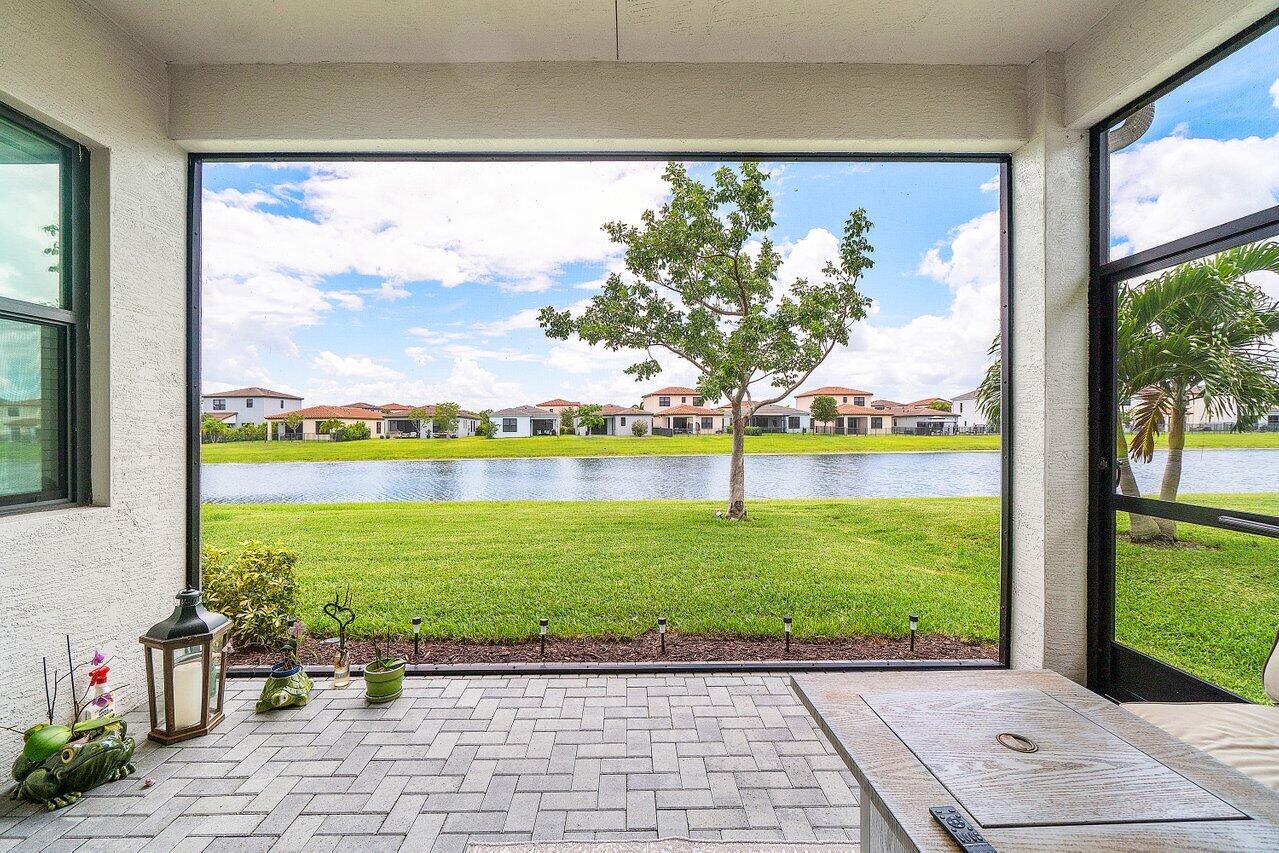 CRESSWIND PALM BEACH - Residential