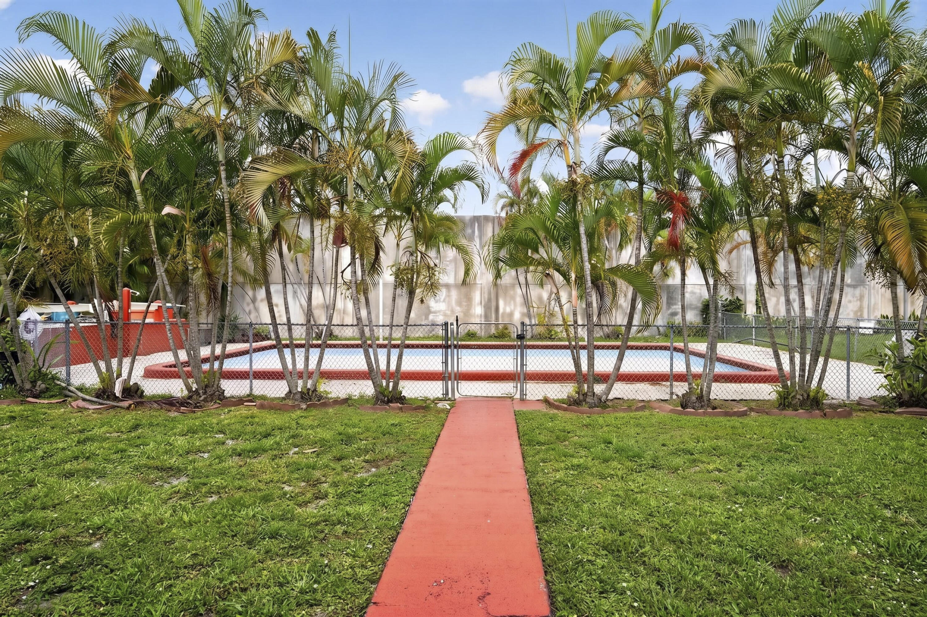TOWN COLONY CONDO - Residential