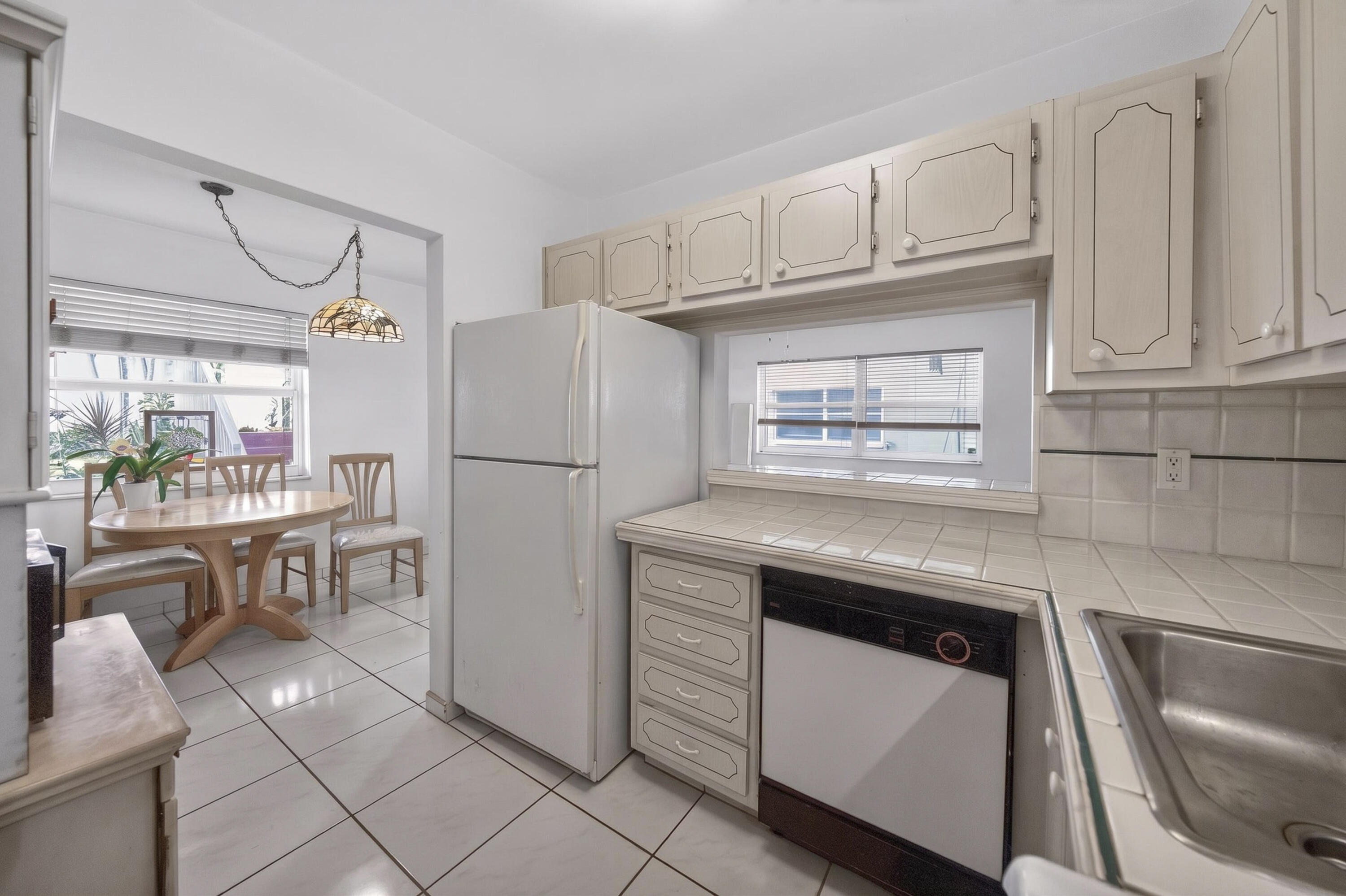 TOWN COLONY CONDO - Residential