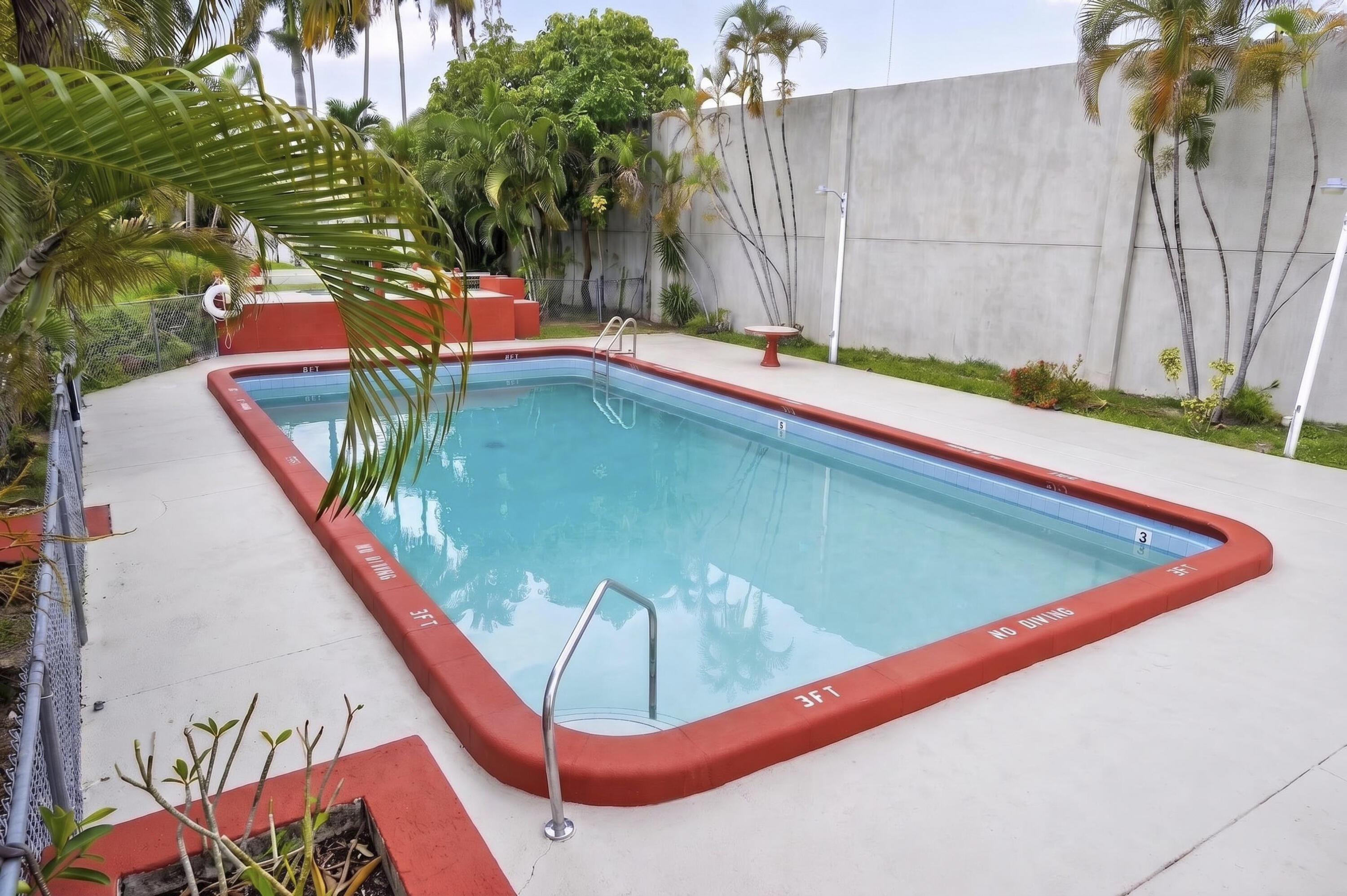 TOWN COLONY CONDO - Residential