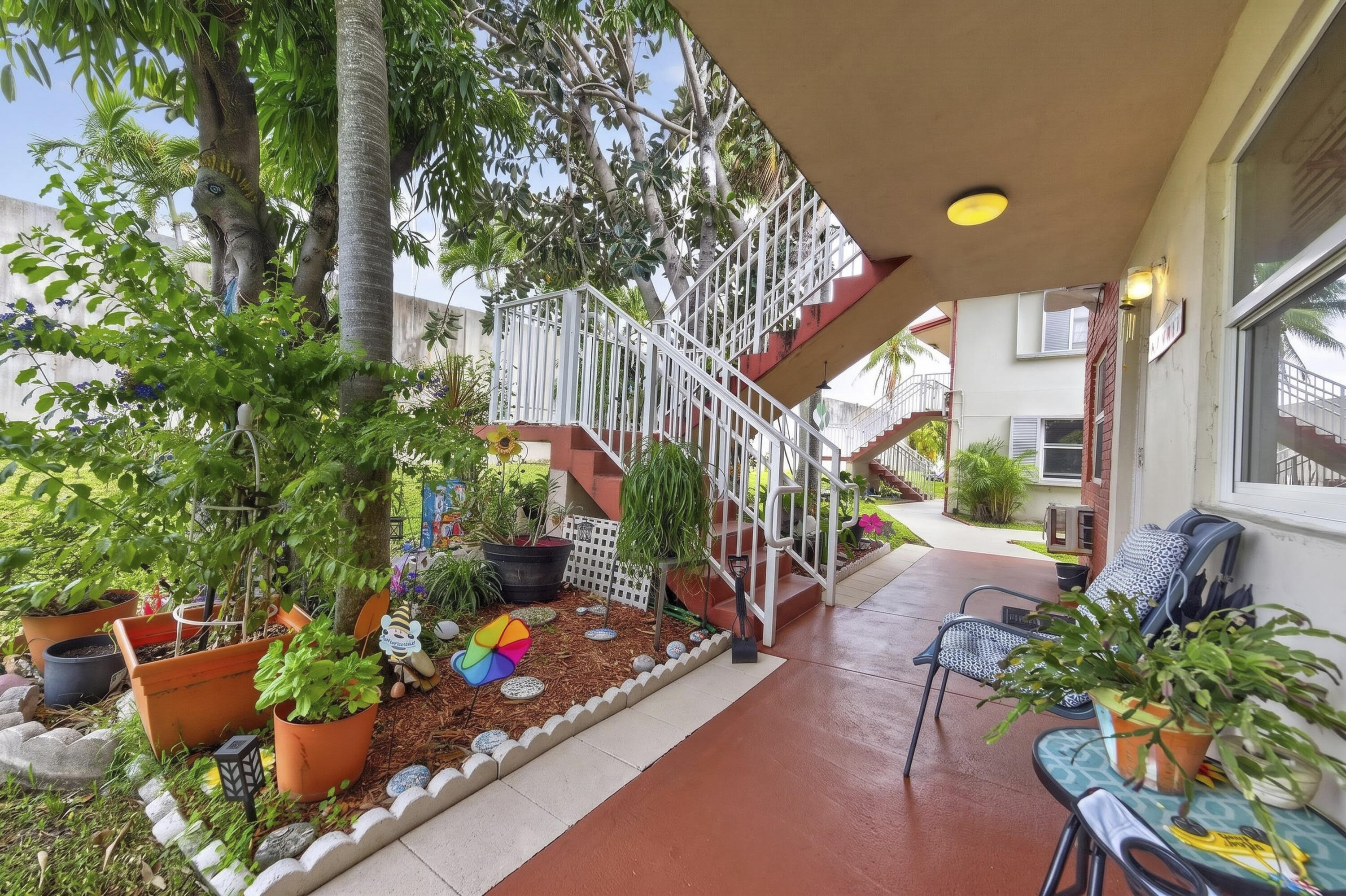 TOWN COLONY CONDO - Residential