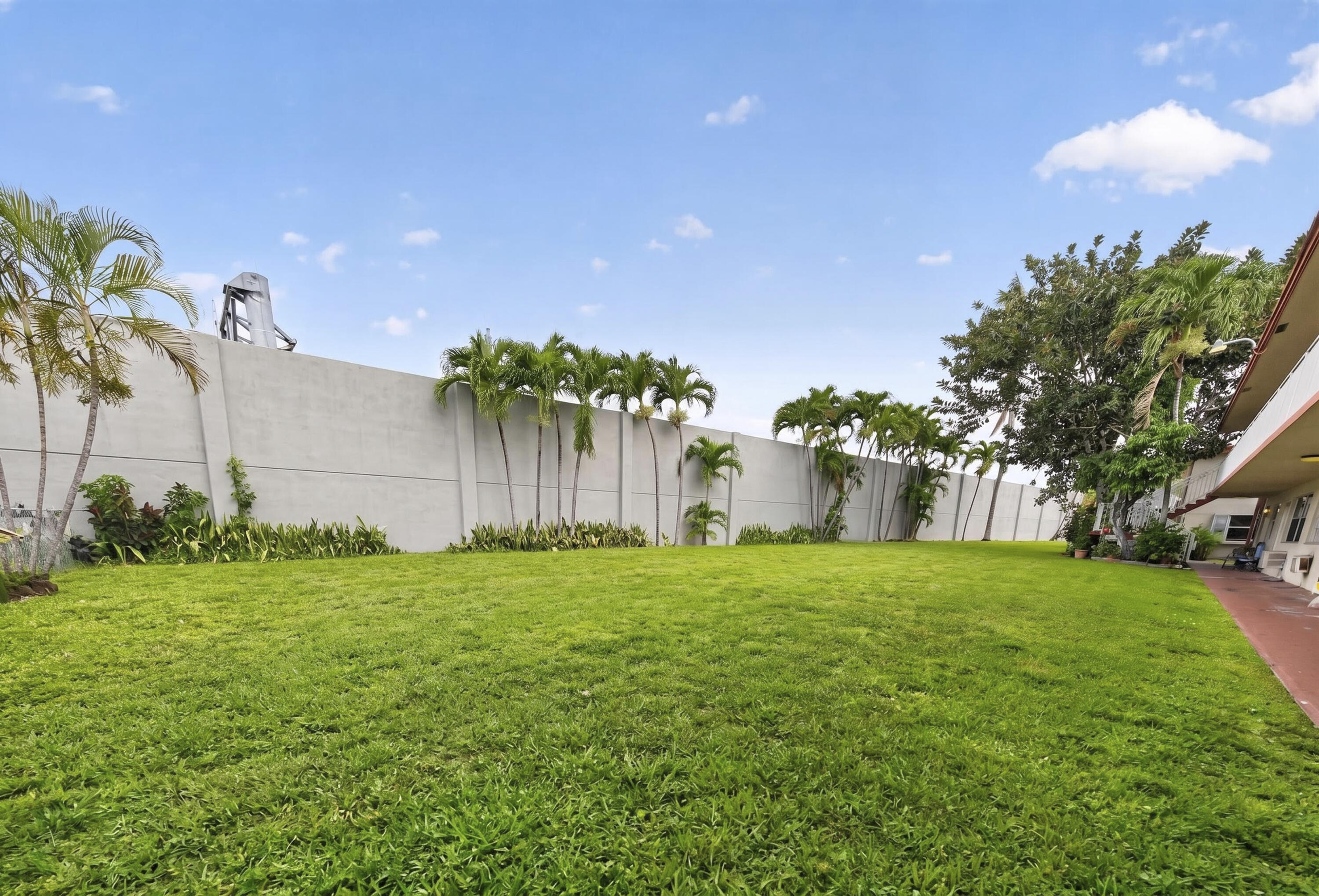 TOWN COLONY CONDO - Residential
