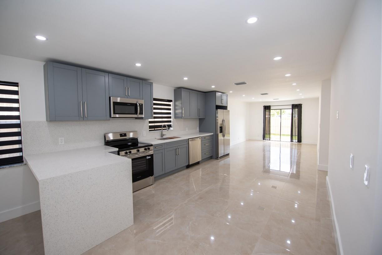 TOWN OF MODELO (DANIA) B-49 - Residential