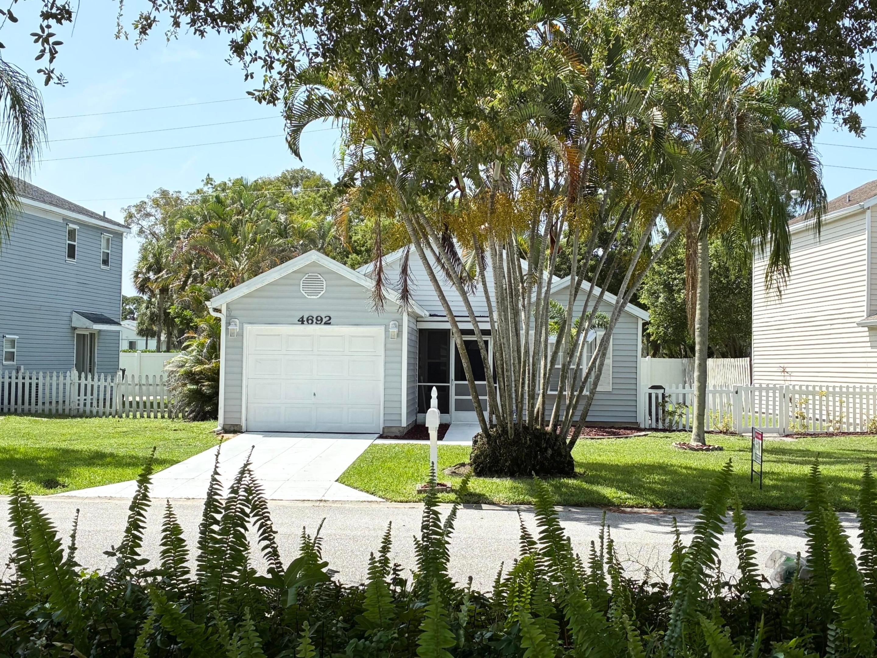 PALM CLUB WEST VILLAGE 2 - Residential