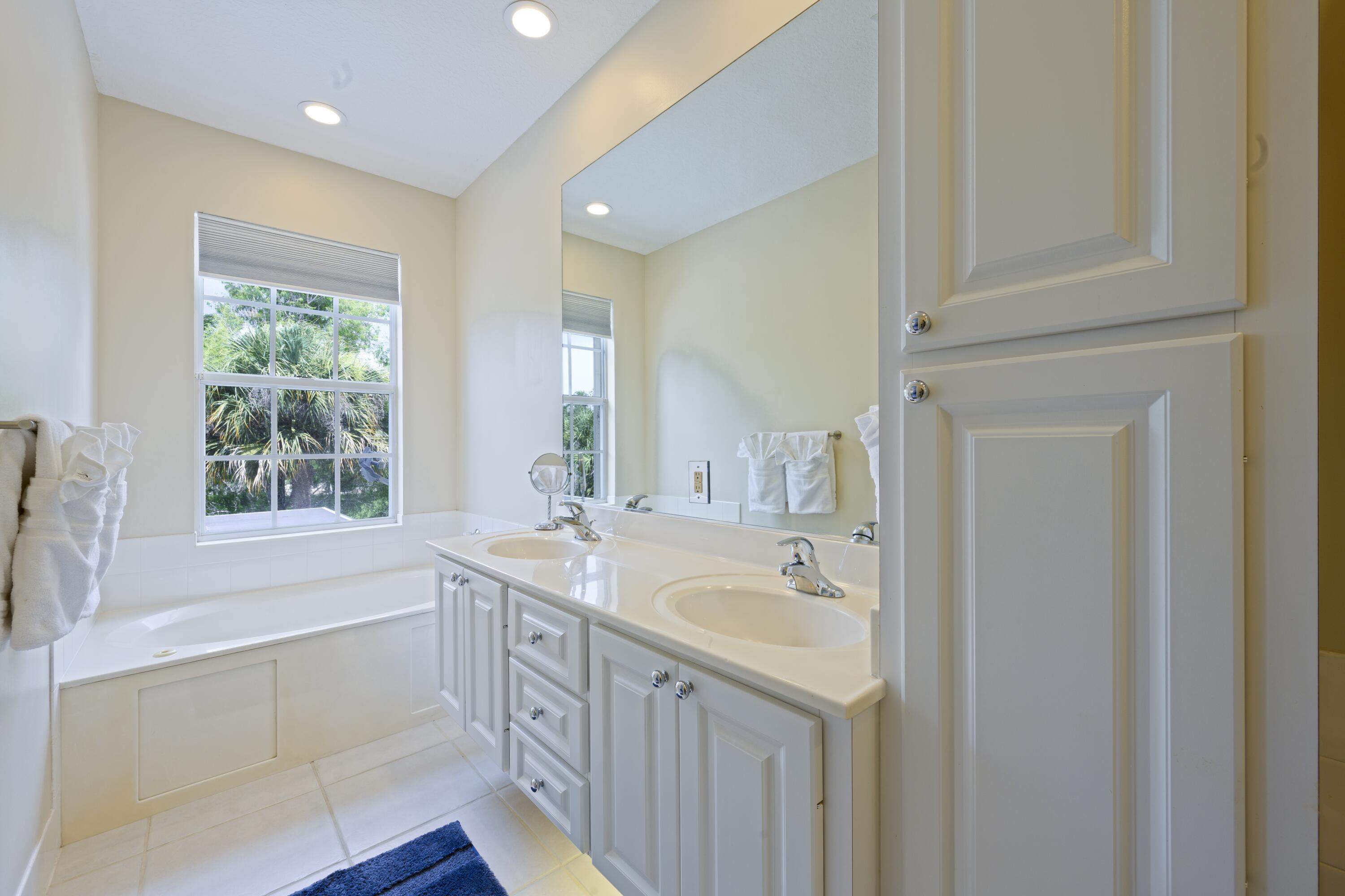 CATALINA LAKES - Residential