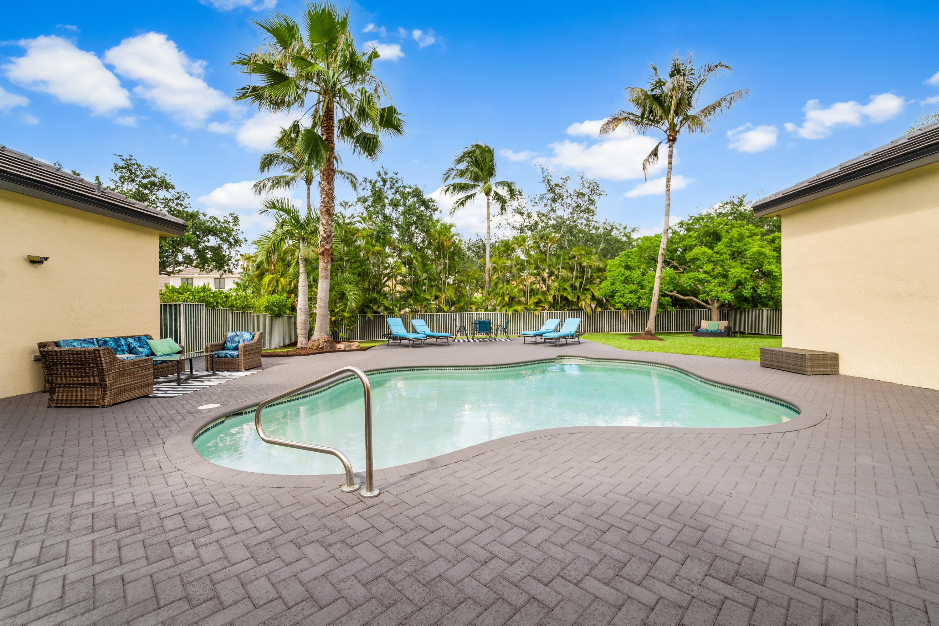 FOX RIDGE - Residential