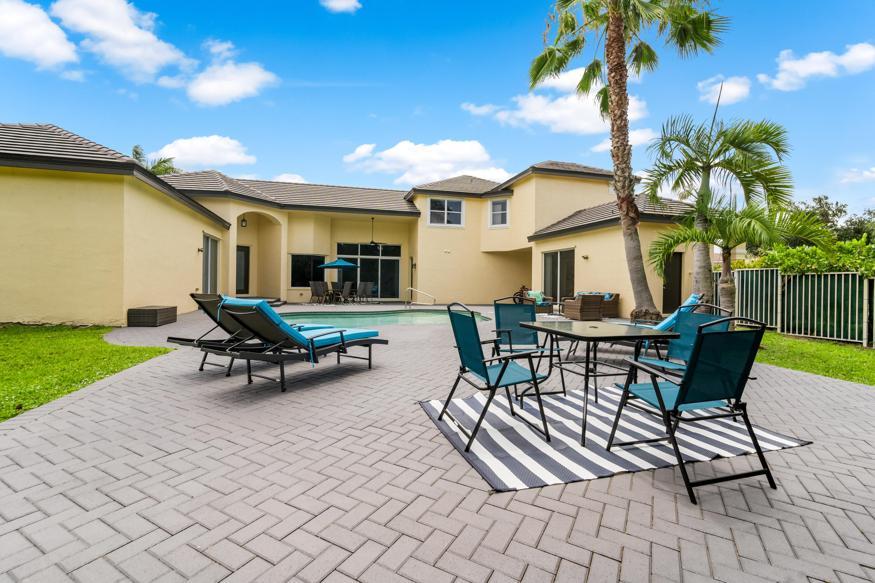 FOX RIDGE - Residential