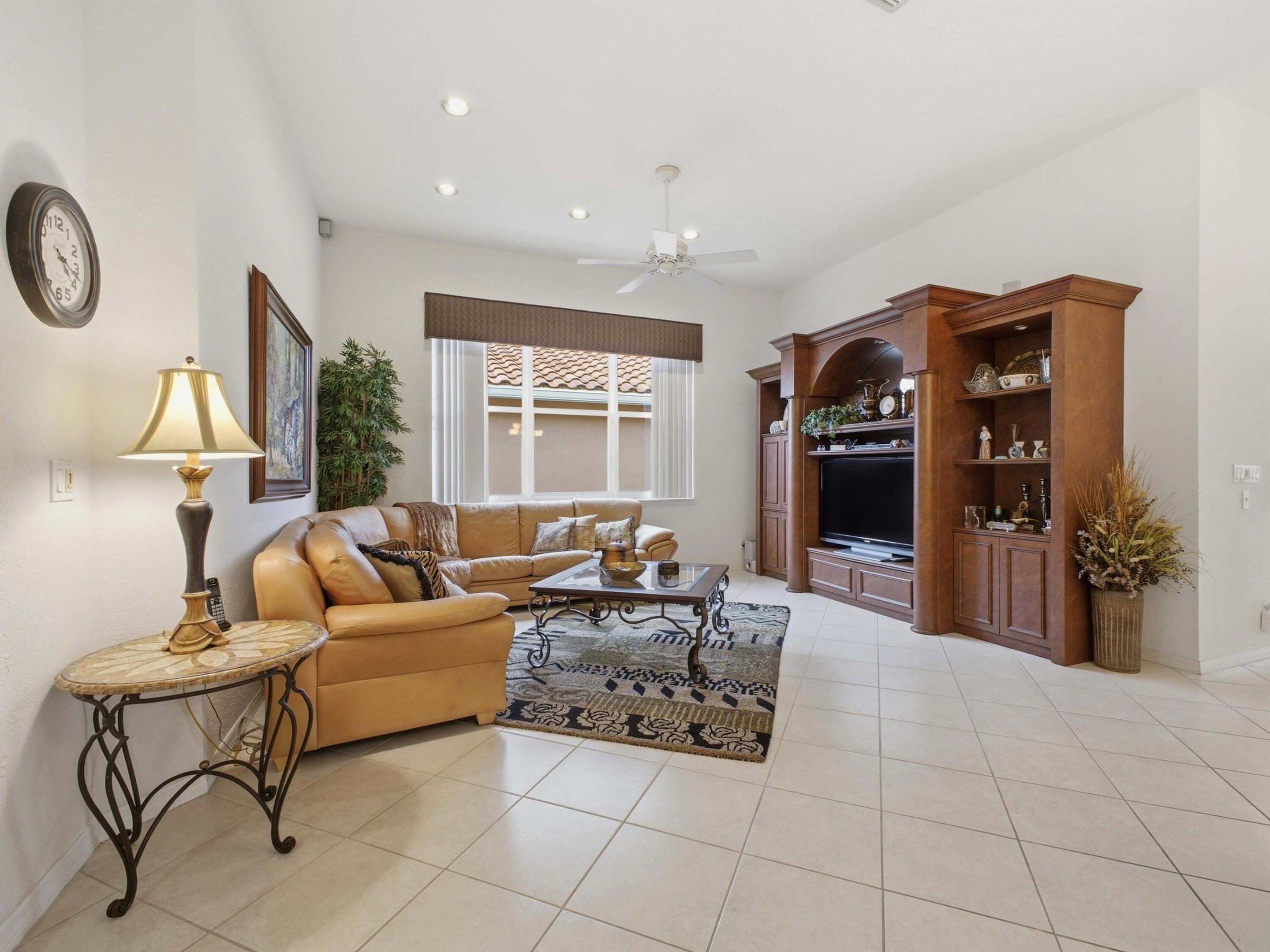 TUSCANY PAR A/B - Residential