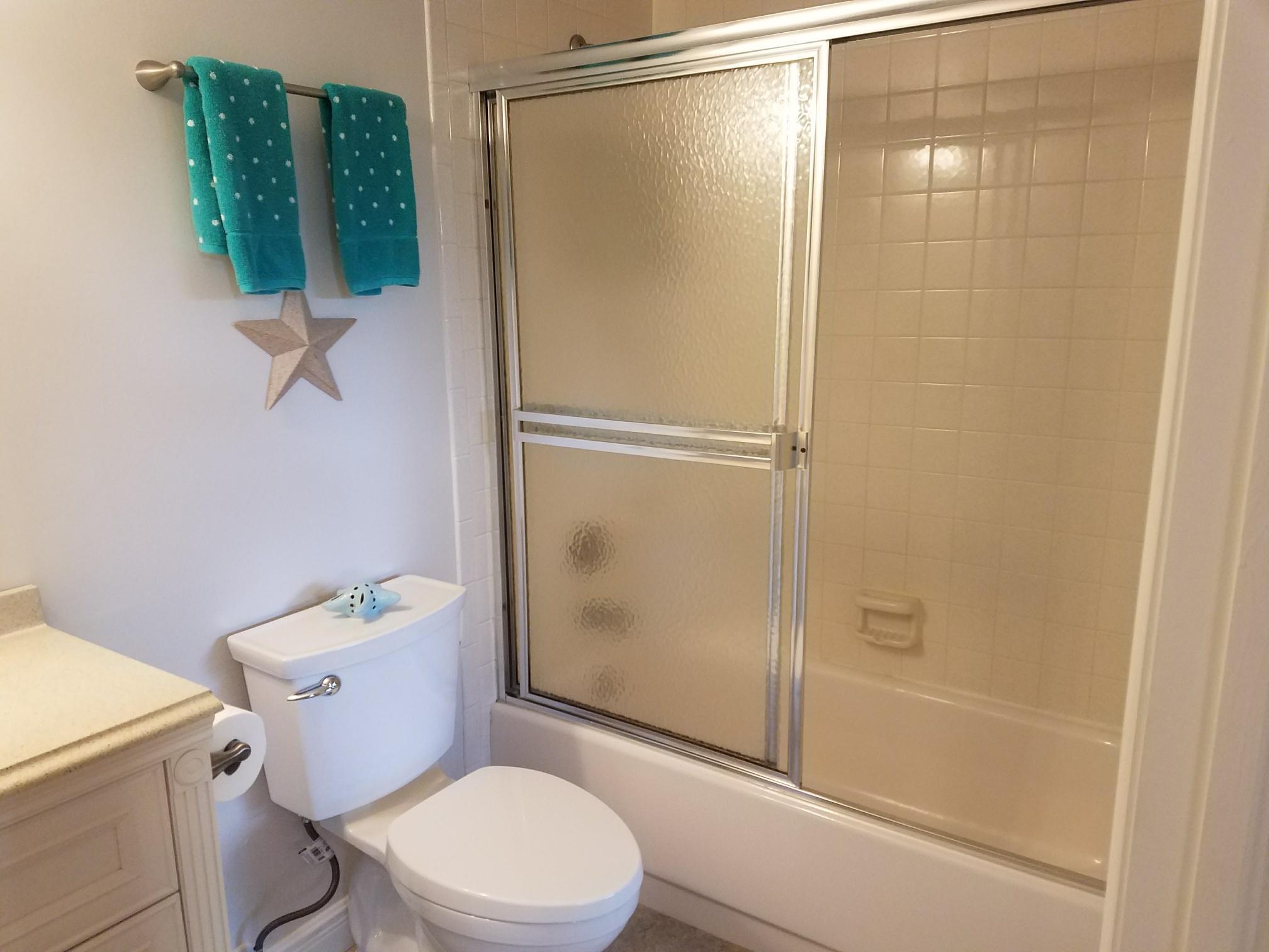 VILLAS ON THE GREEN CONDO - Residential Lease