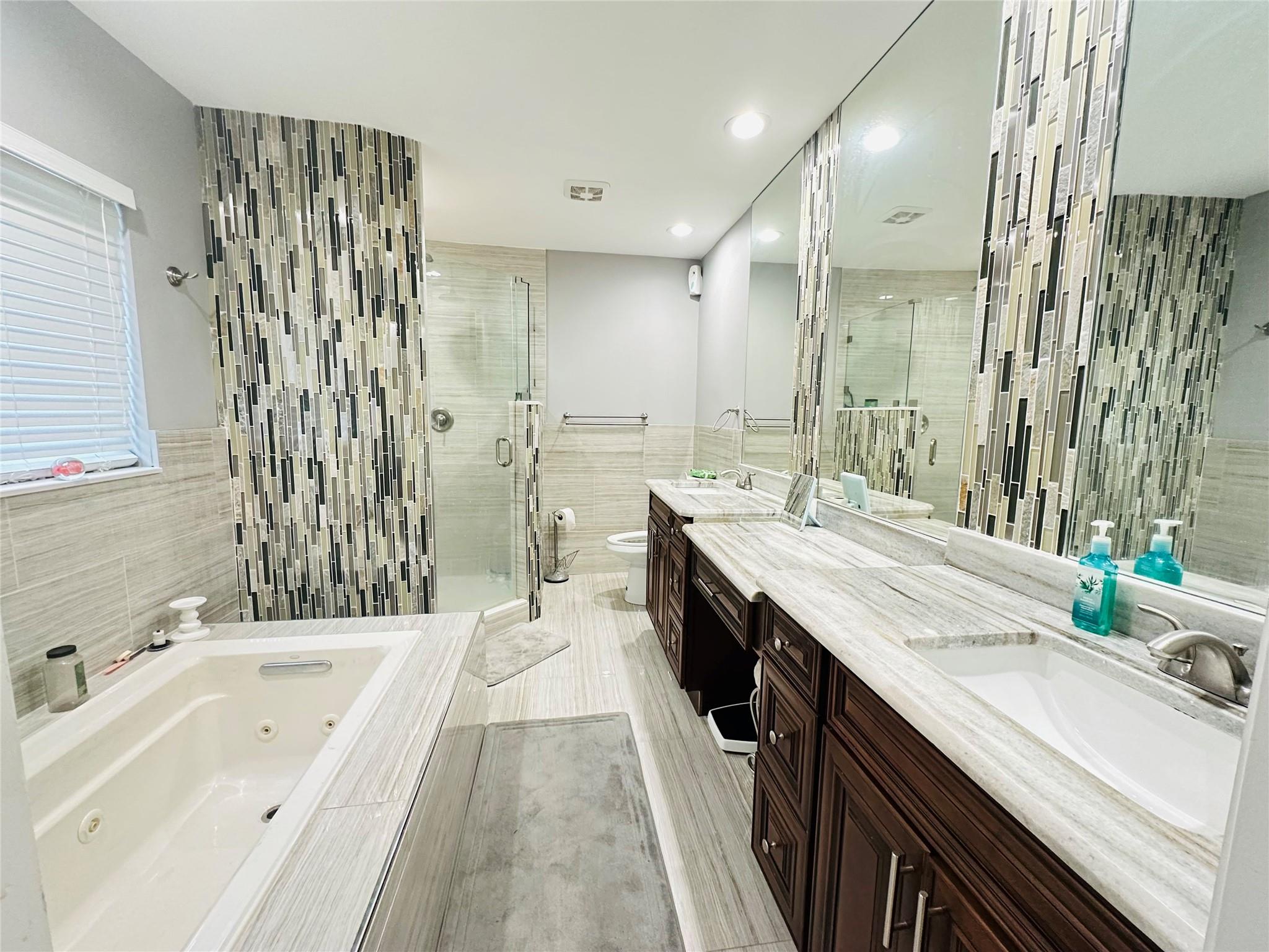 Forest Hills 72-47 B - Residential