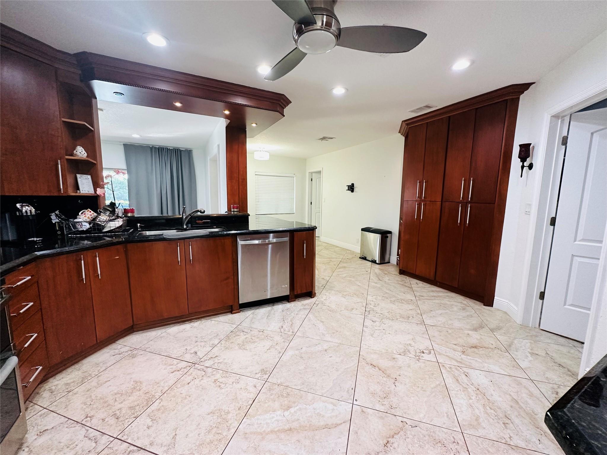 Forest Hills 72-47 B - Residential